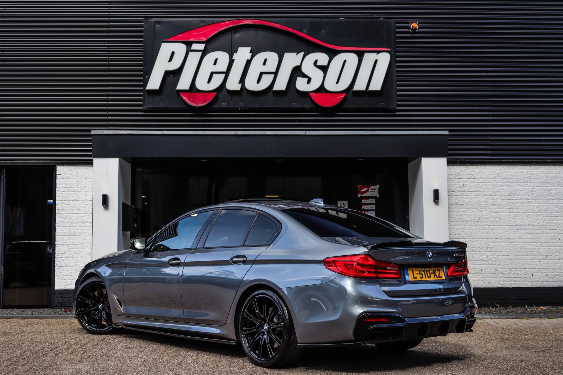 Foto van BMW M550i xDrive