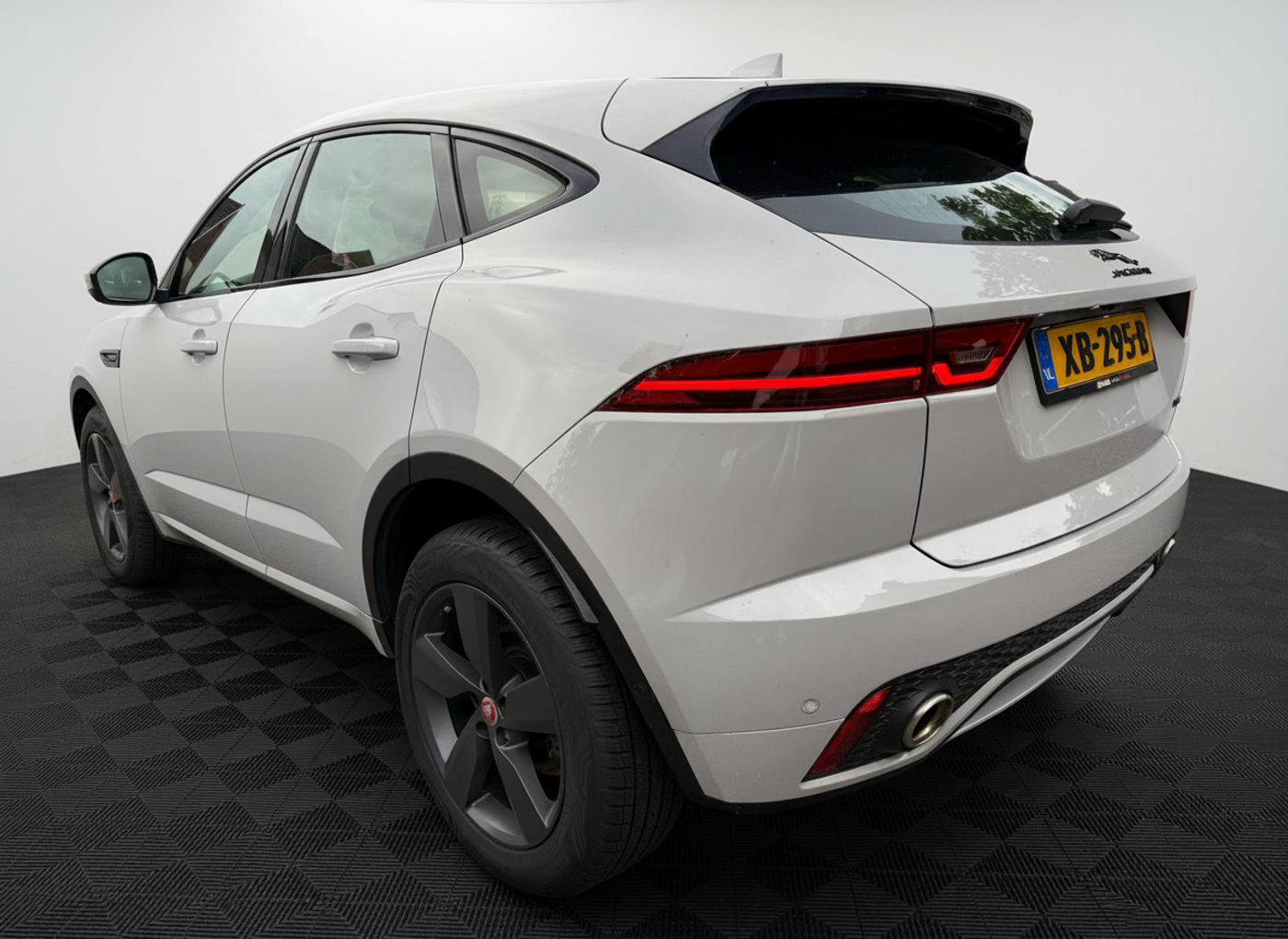Foto van Jaguar E-pace