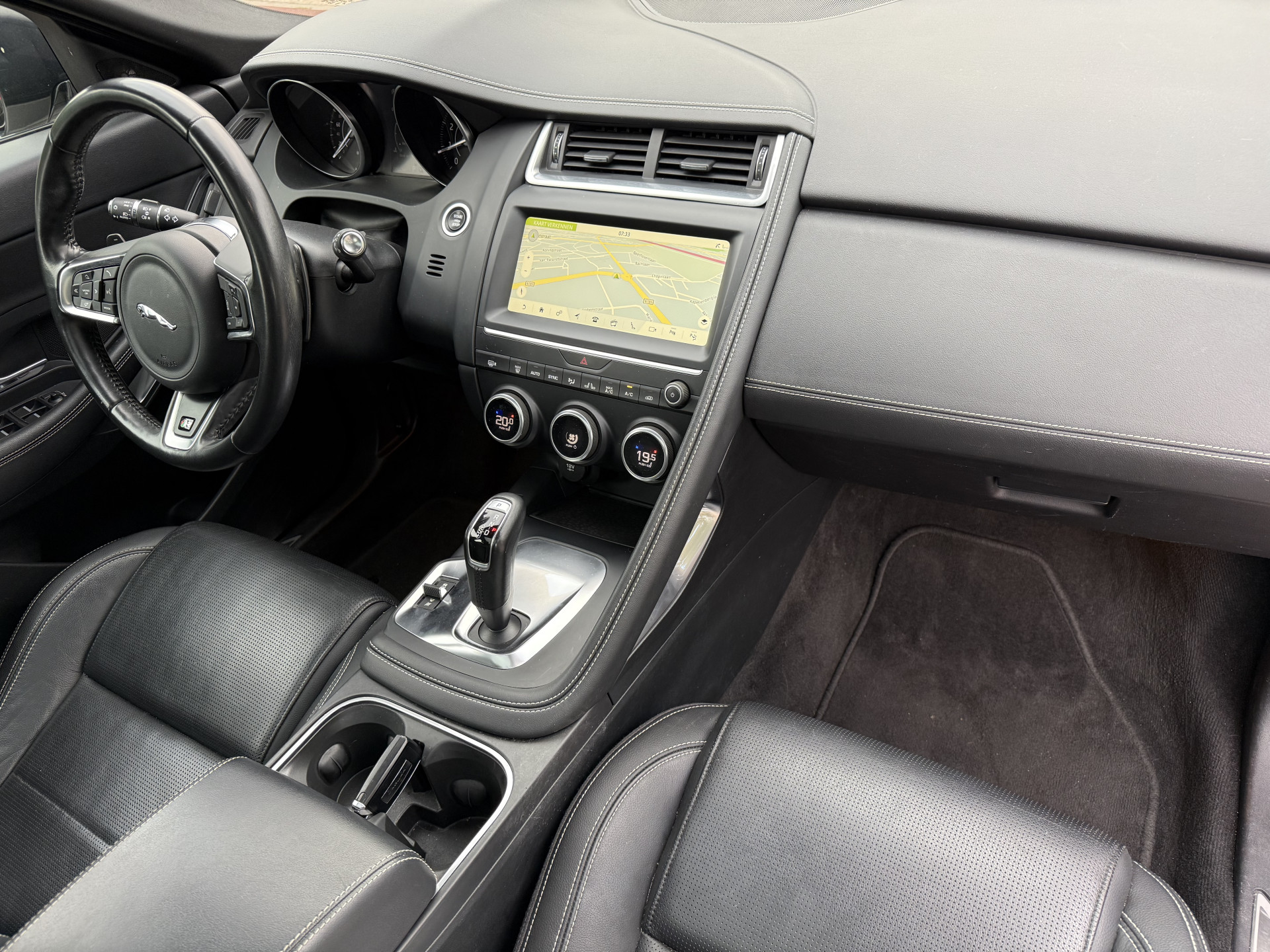 Foto van Jaguar E-pace