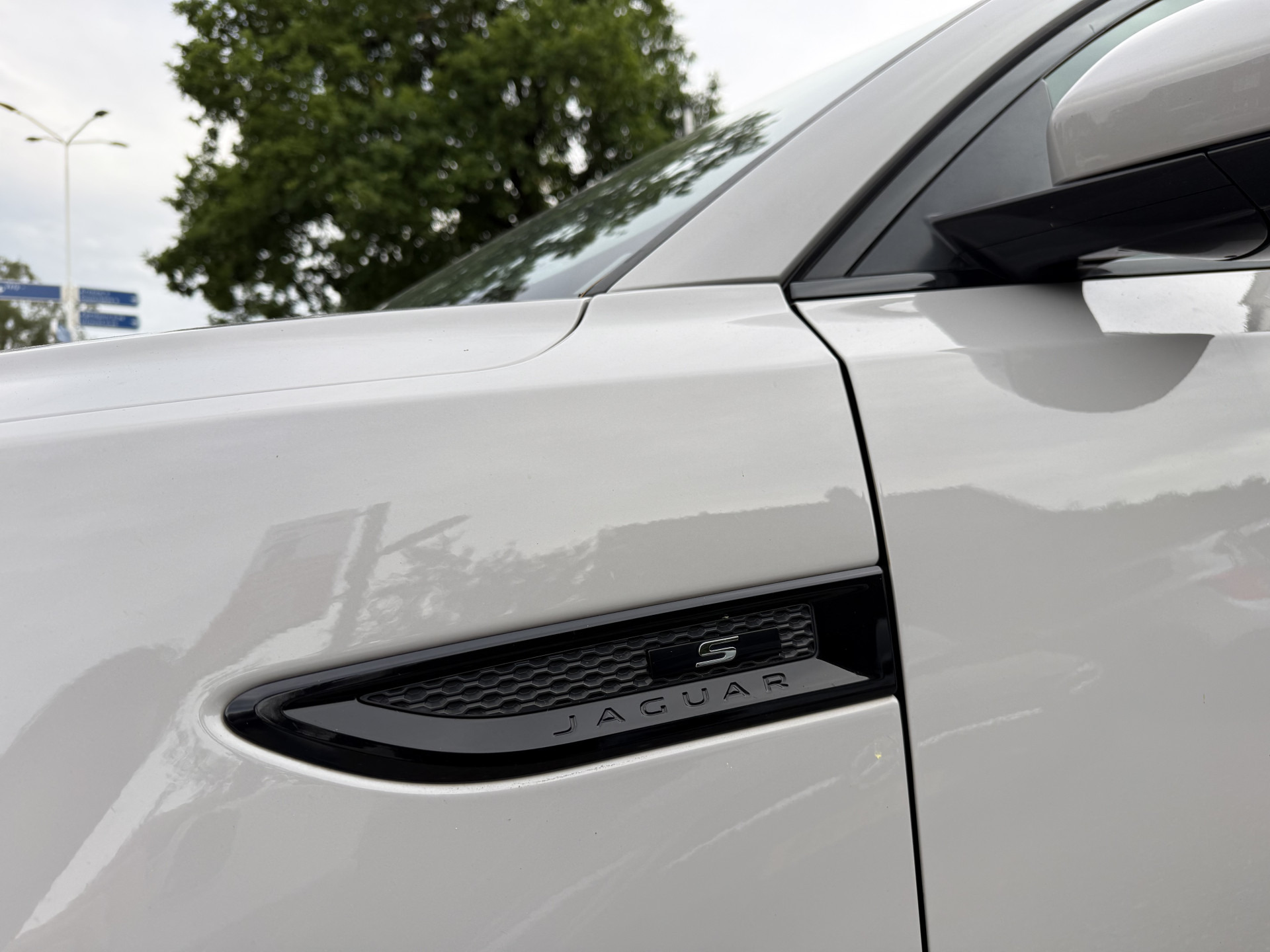 Foto van Jaguar E-pace