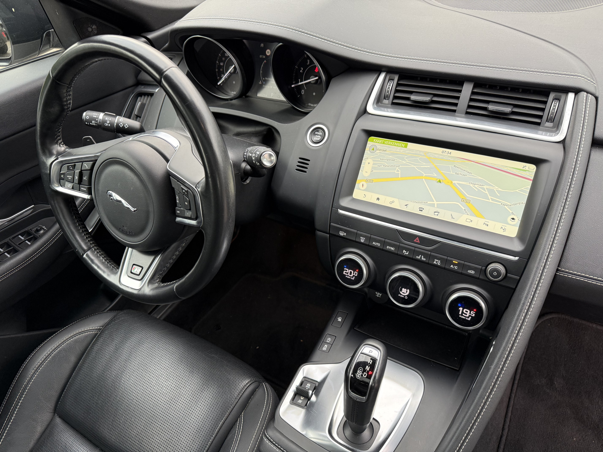 Foto van Jaguar E-pace