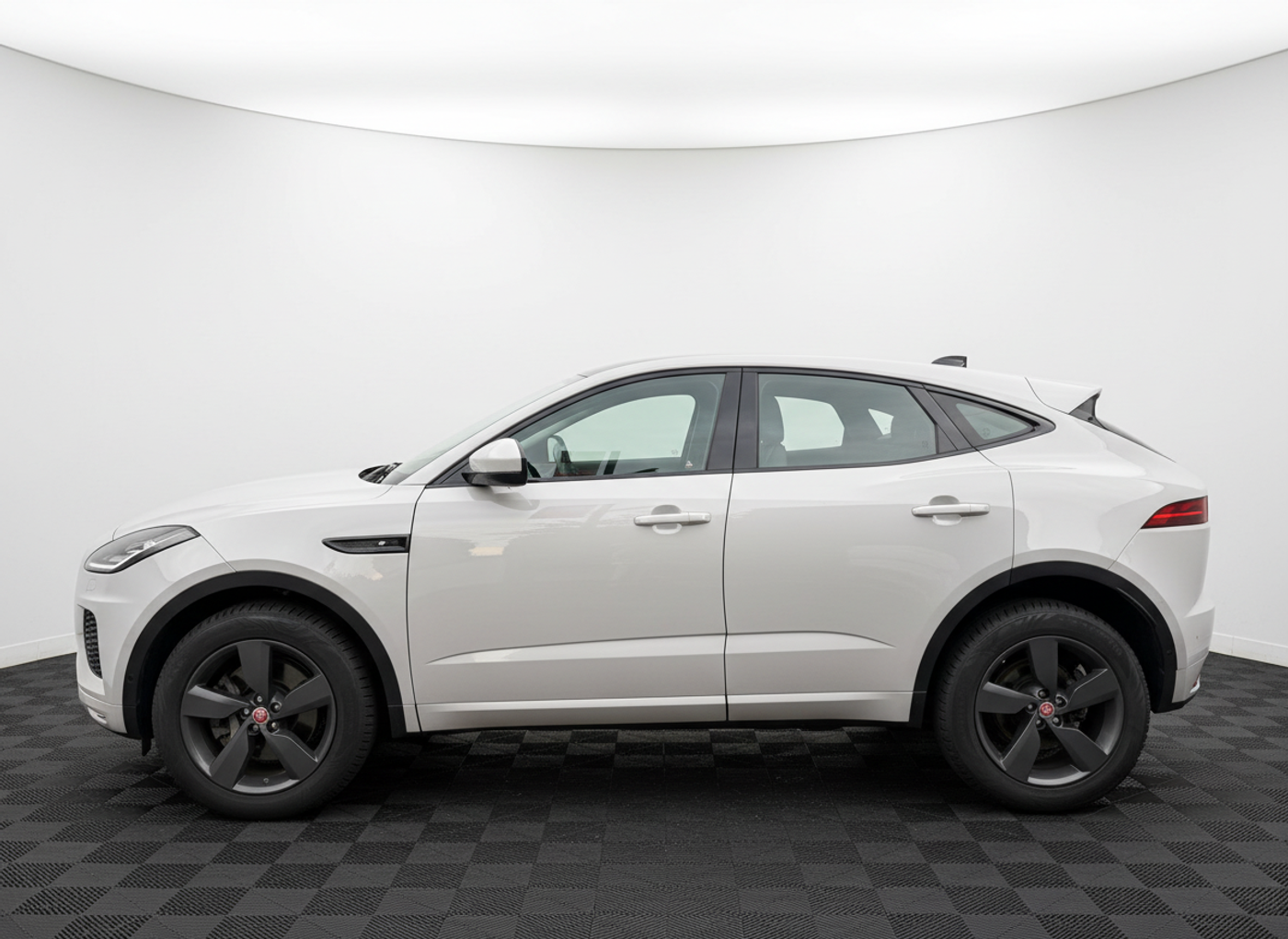 Foto van Jaguar E-pace