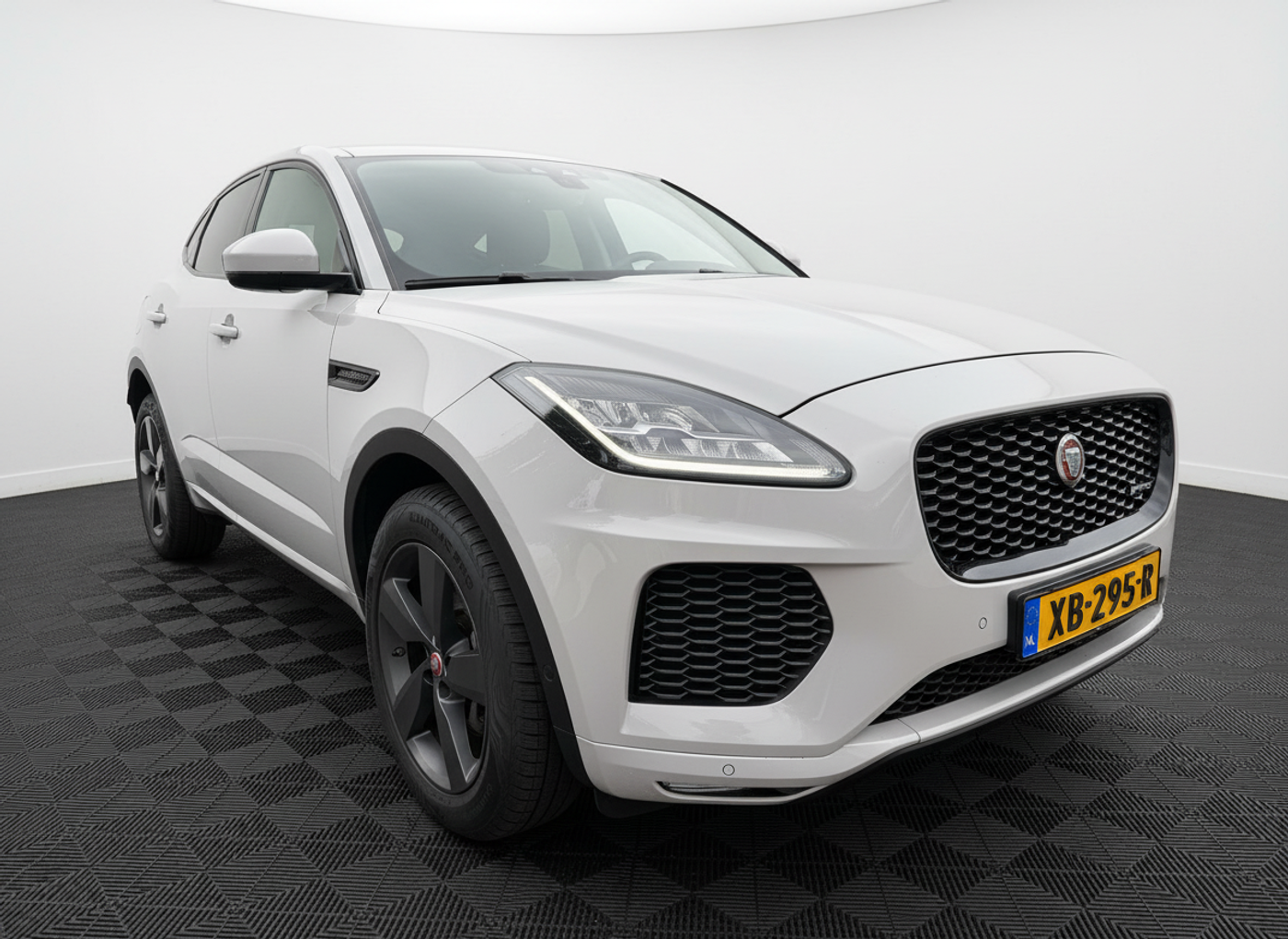 Foto van Jaguar E-pace