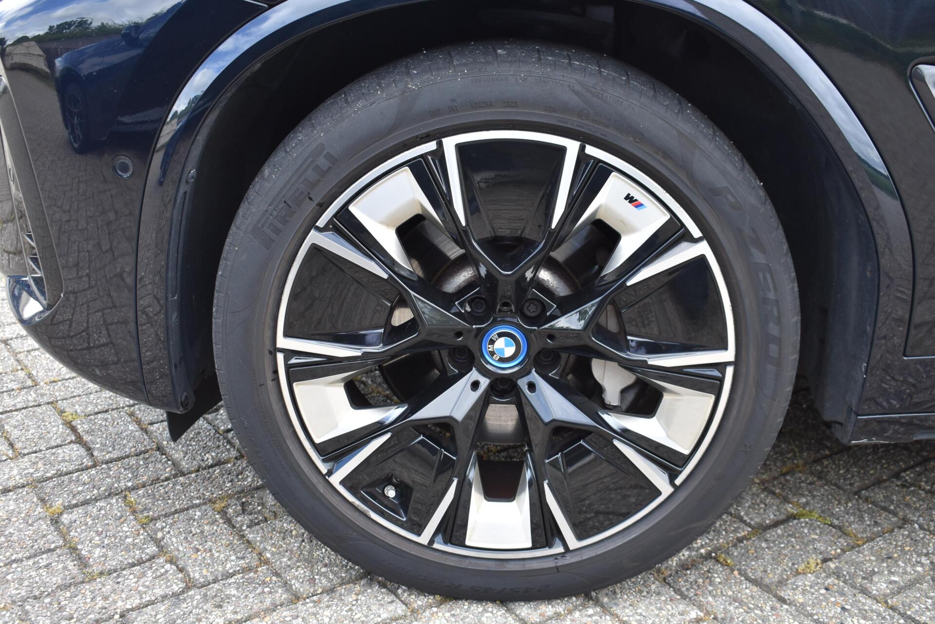 Foto van BMW Ix3