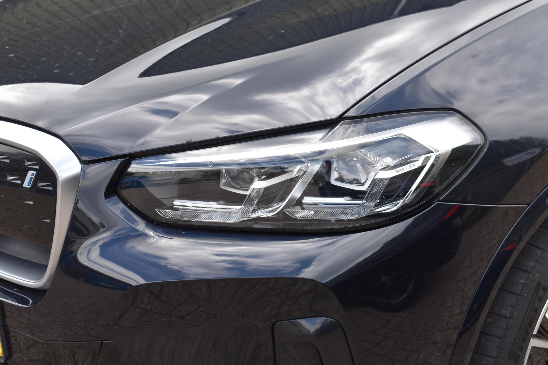 Foto van BMW Ix3