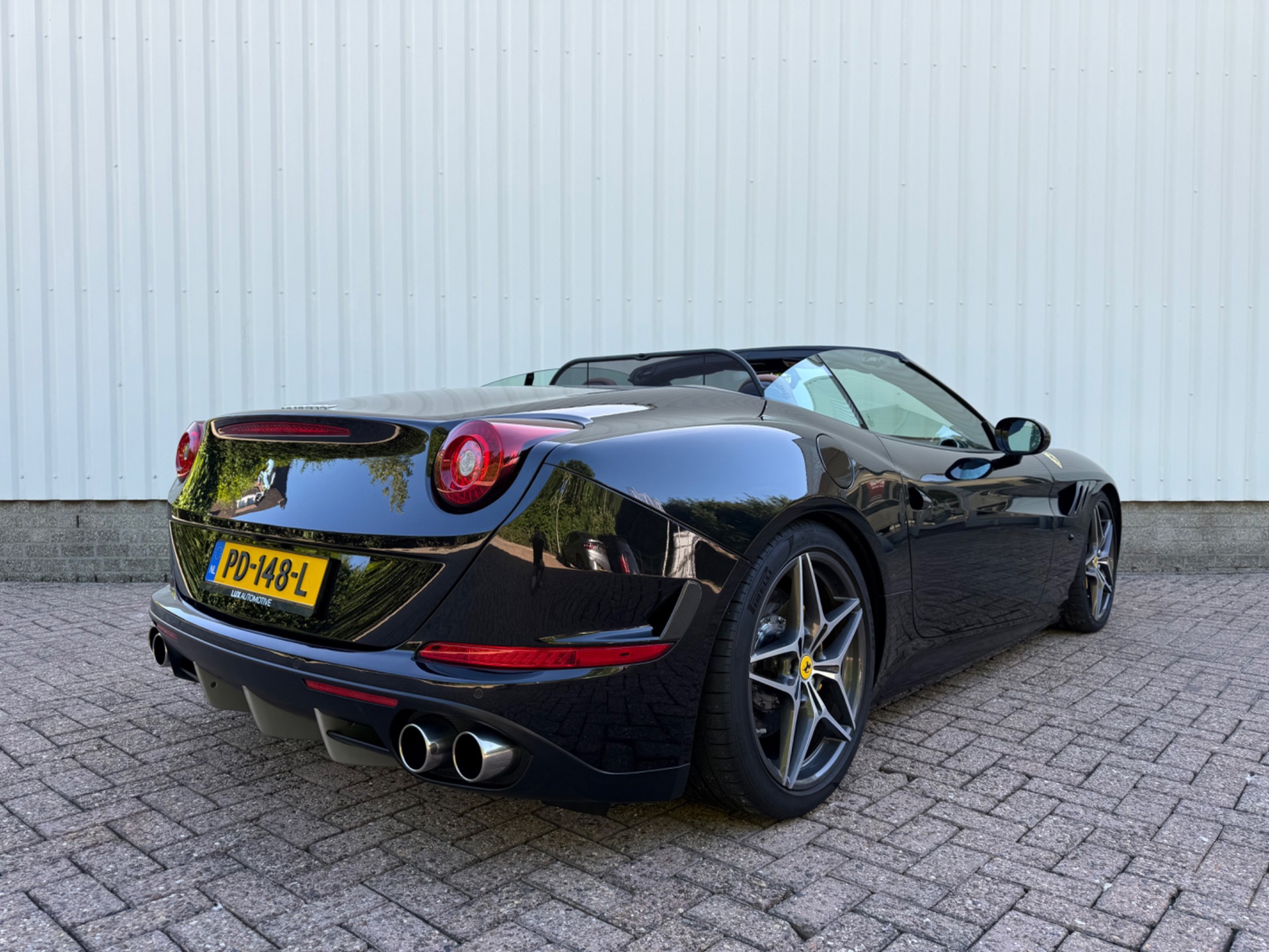 Foto van Ferrari California