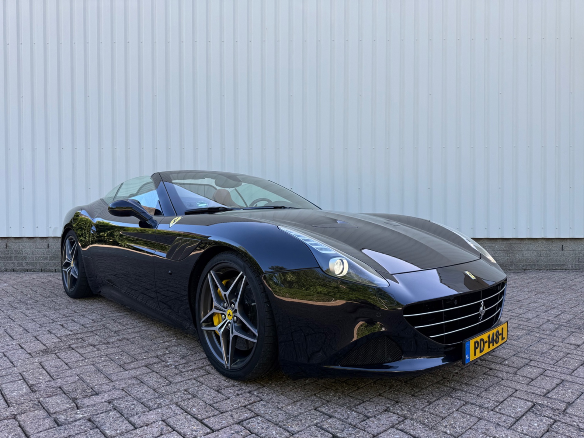 Foto van Ferrari California