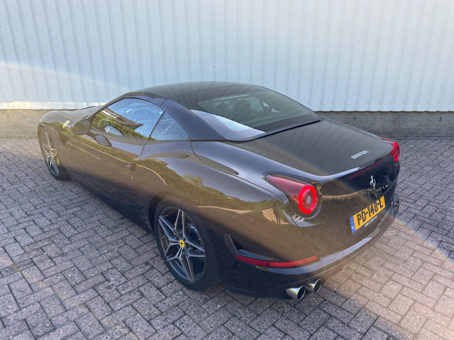 Foto van Ferrari California