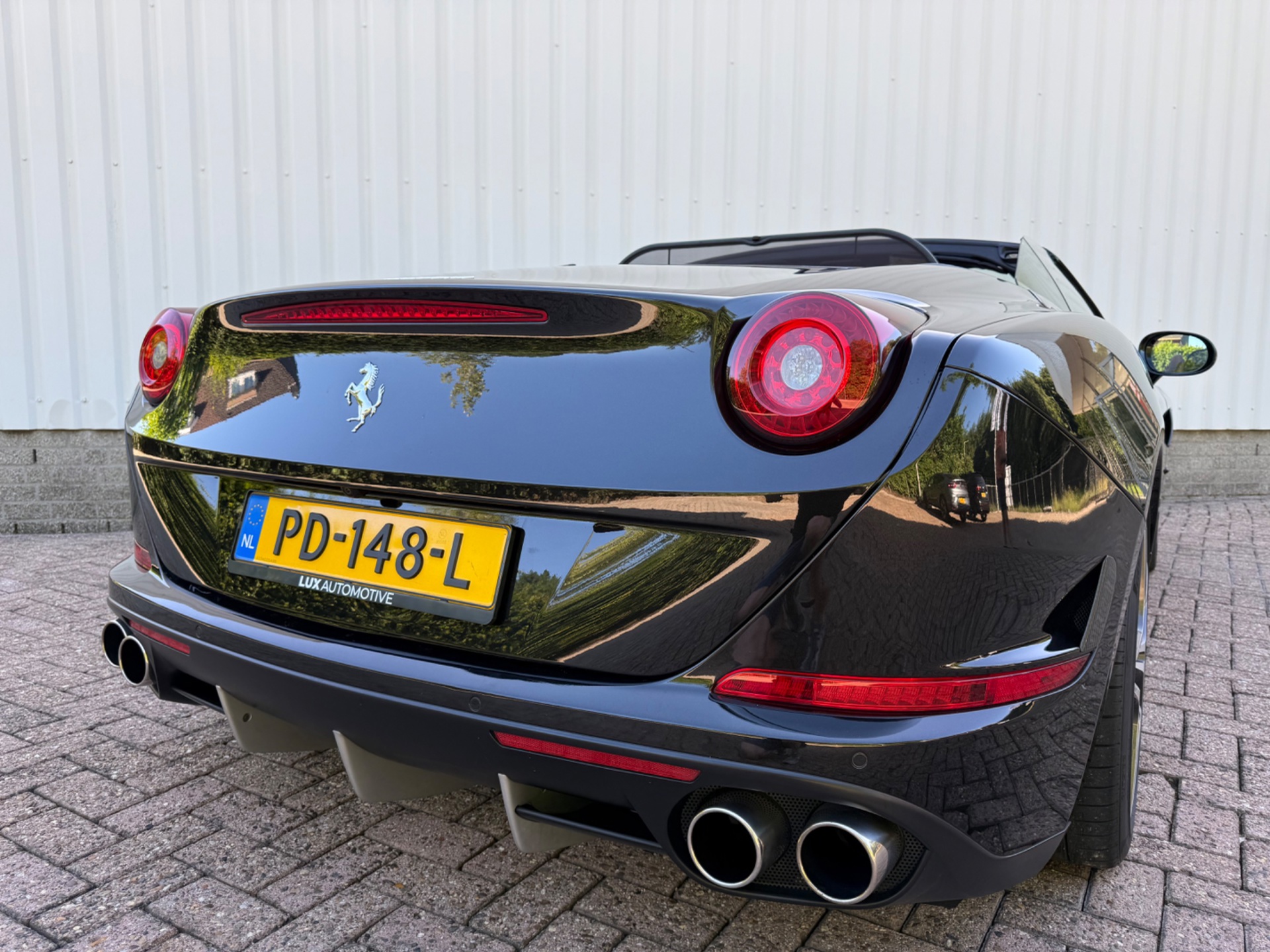 Foto van Ferrari California