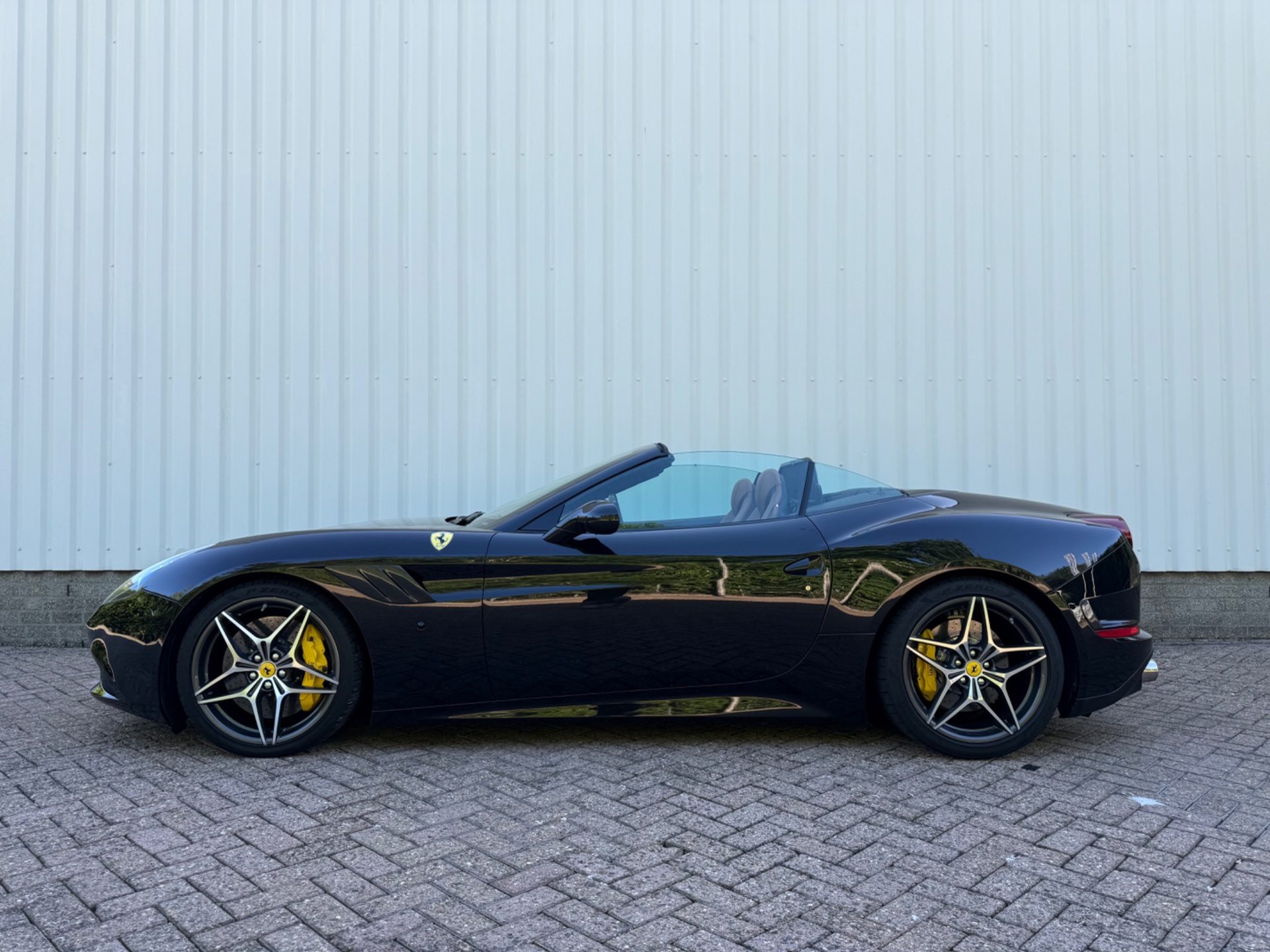 Foto van Ferrari California
