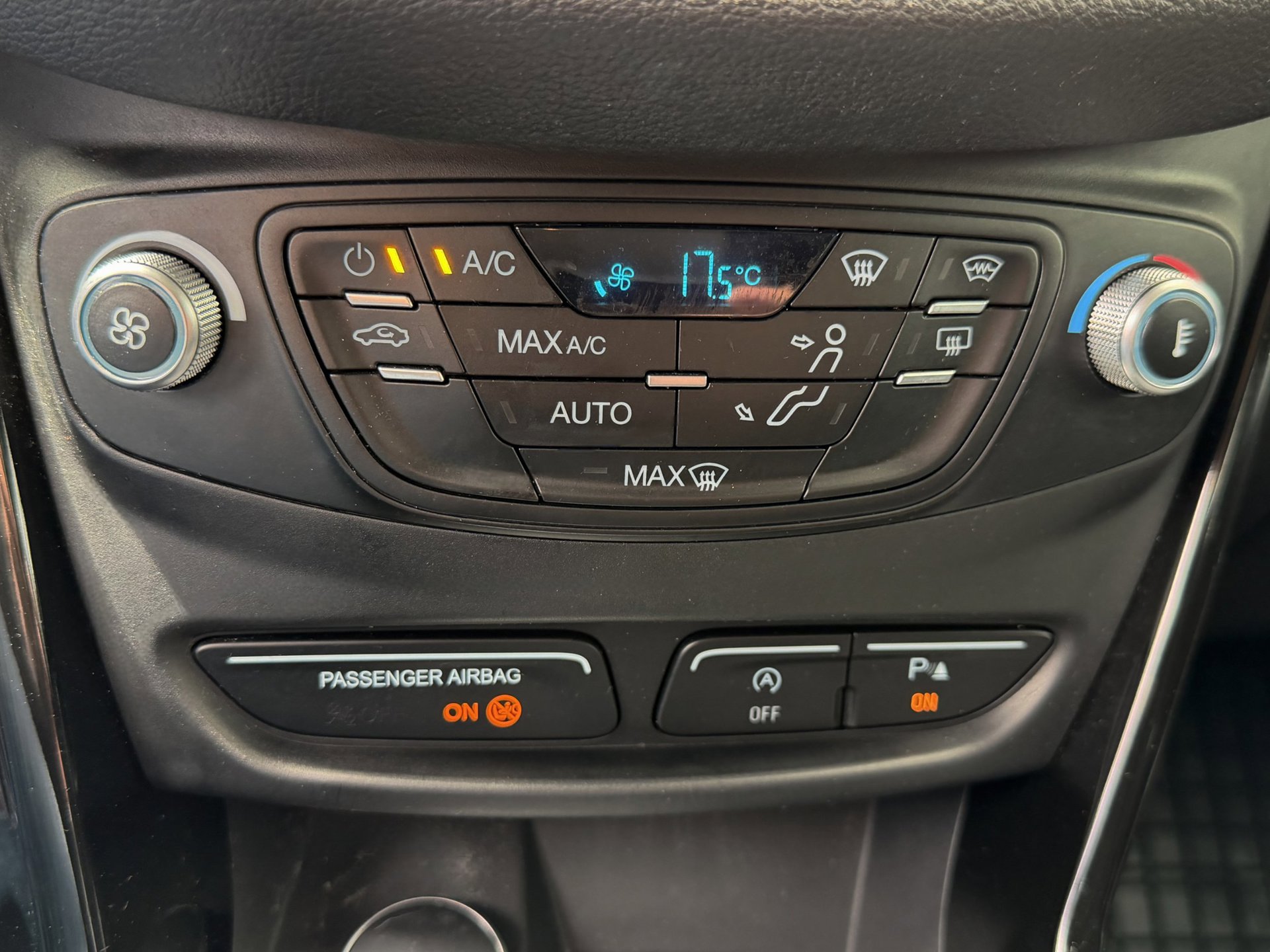 Foto van Ford B-max