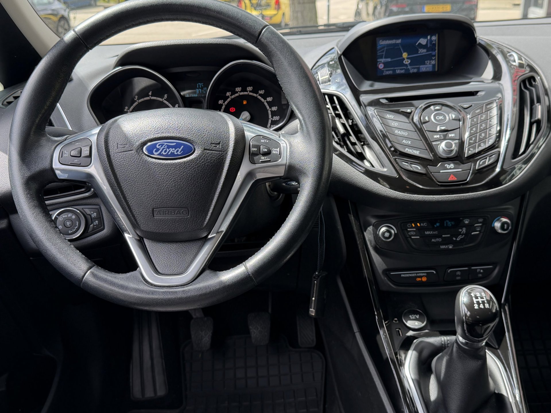 Foto van Ford B-max