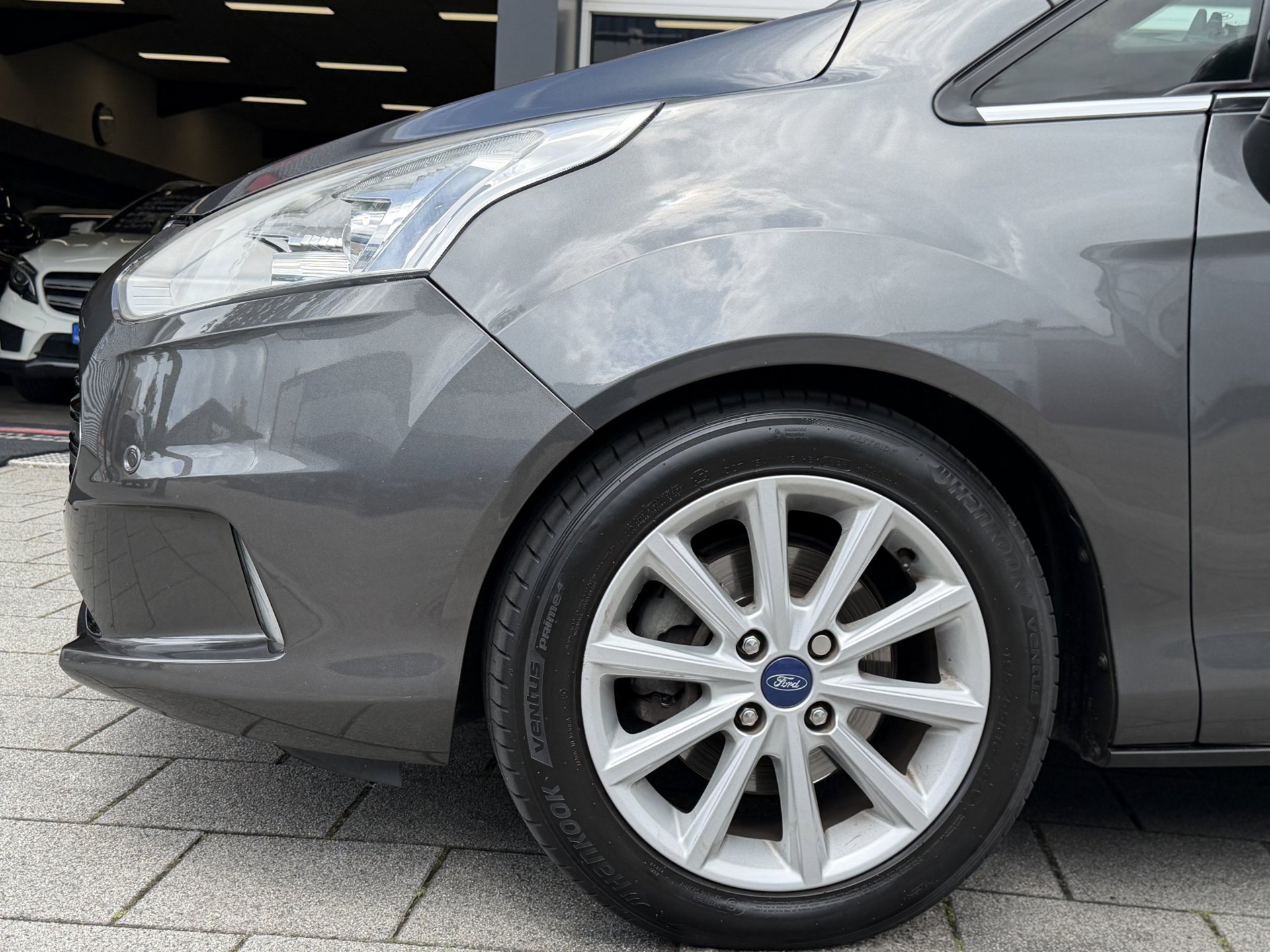 Foto van Ford B-max