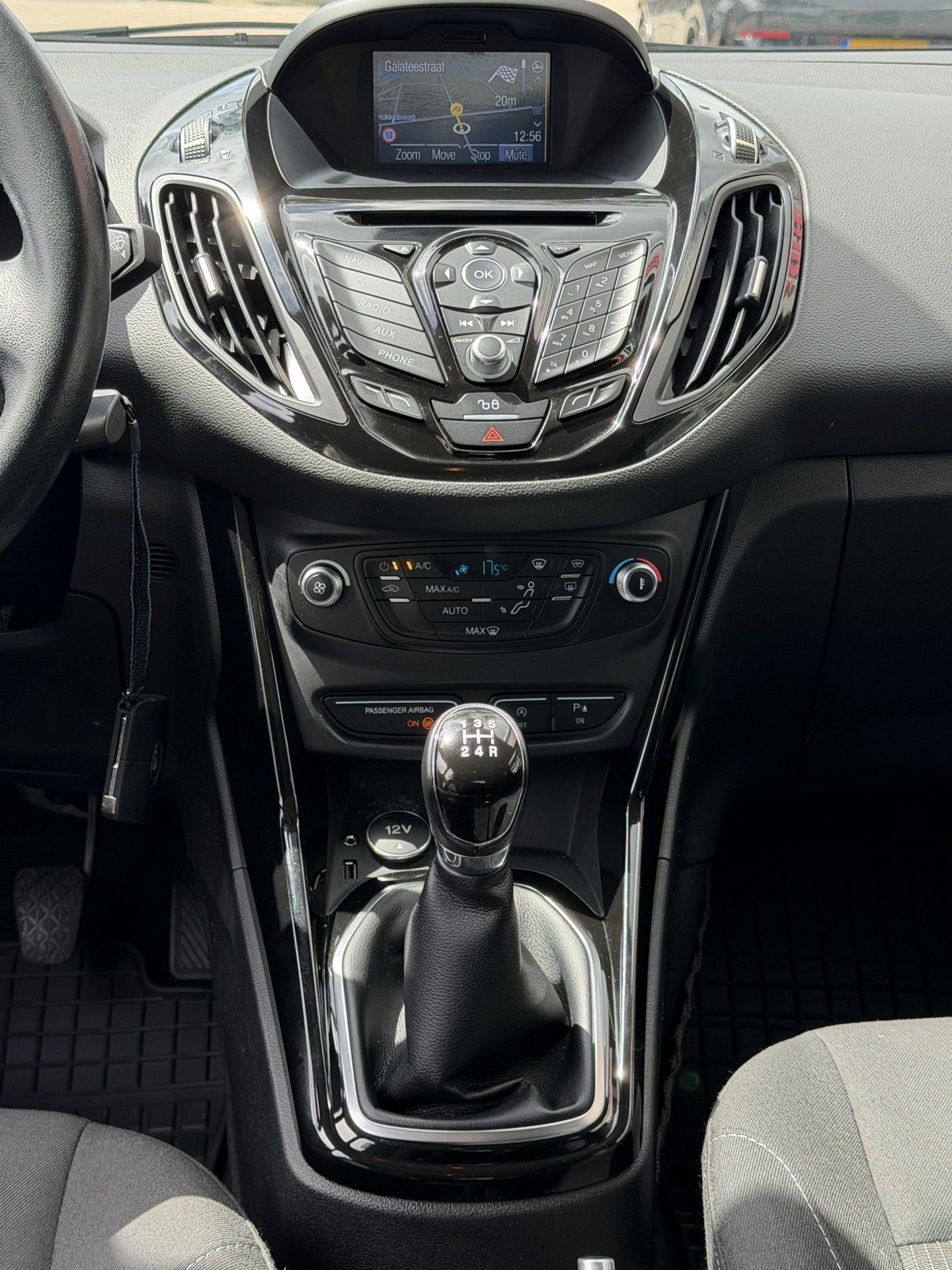 Foto van Ford B-max