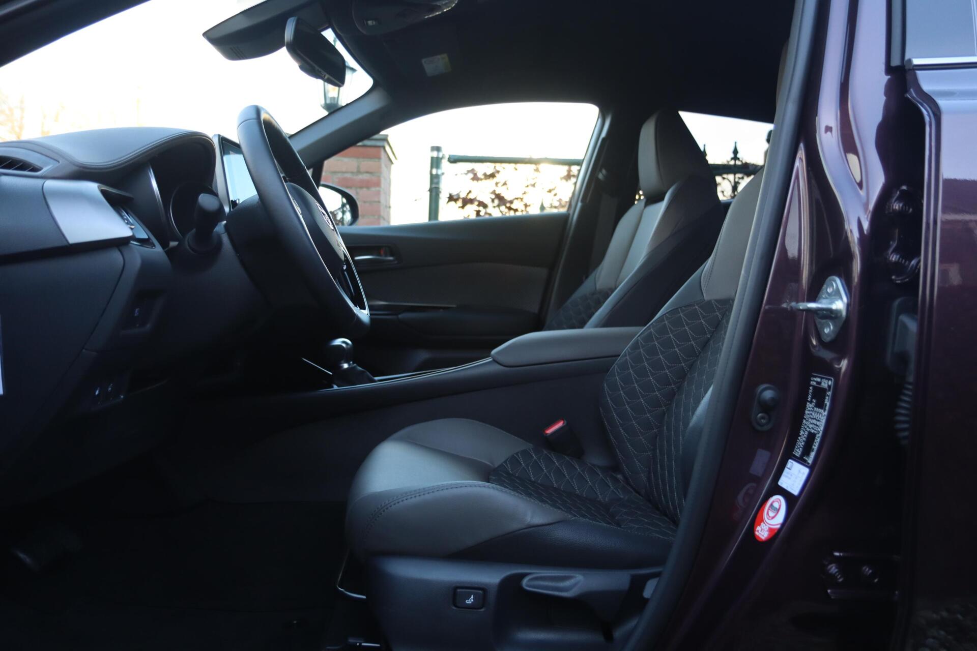 Foto van Toyota Toyota C-hr