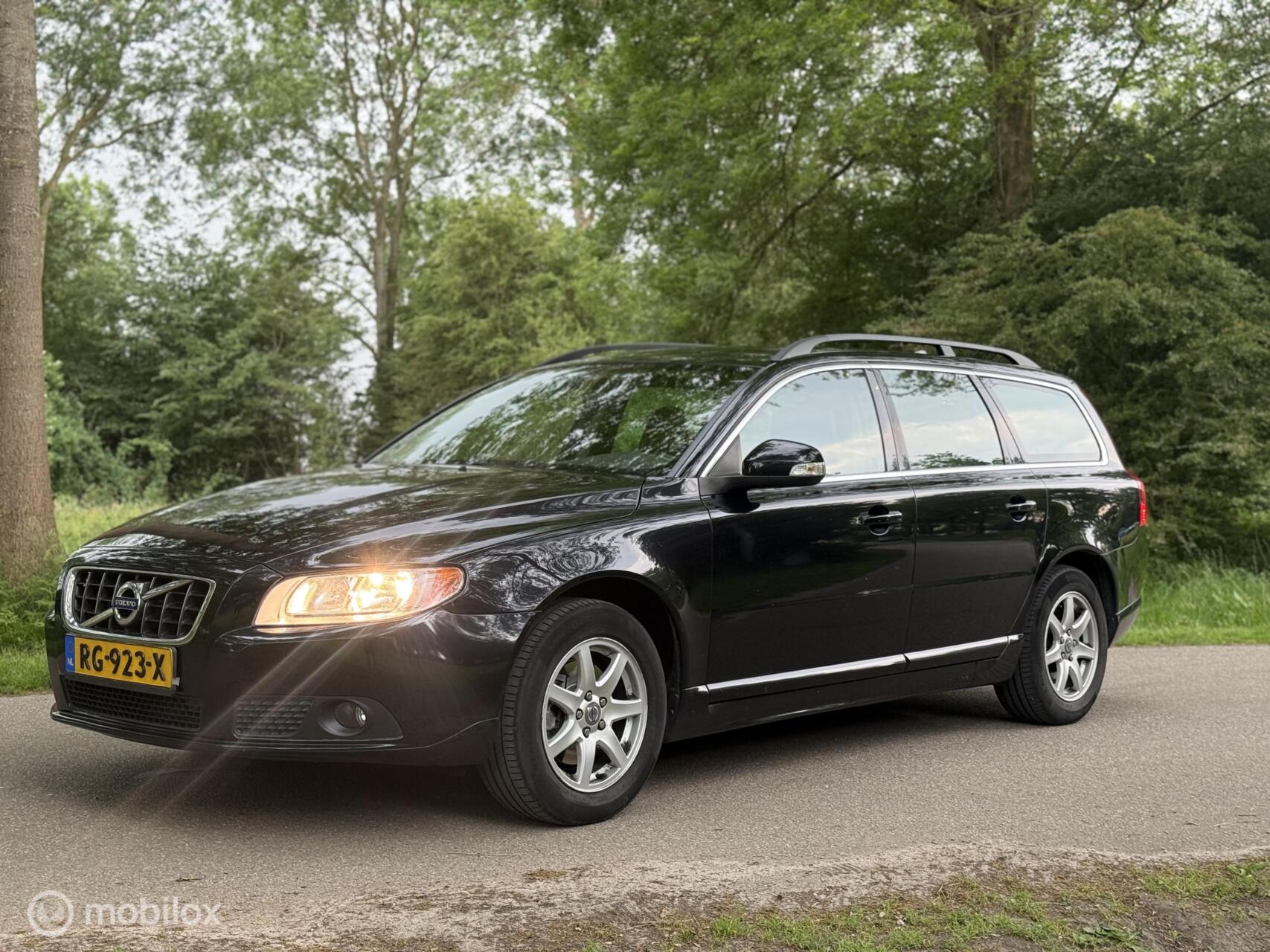 Volvo V70 2.0 Summum 2009 - voorkant