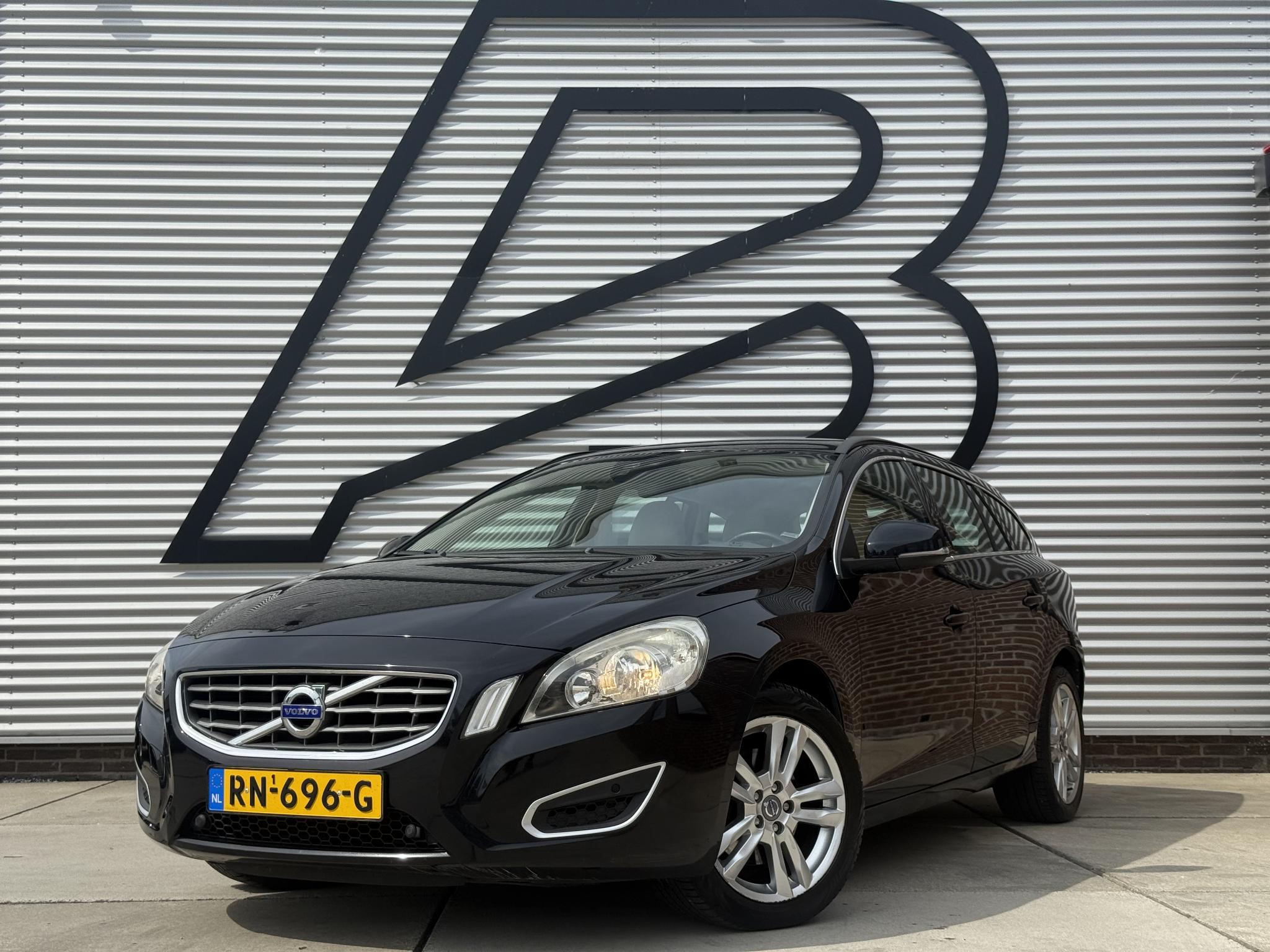 Volvo V60 2.0 D3 Summum 2011 - voorkant