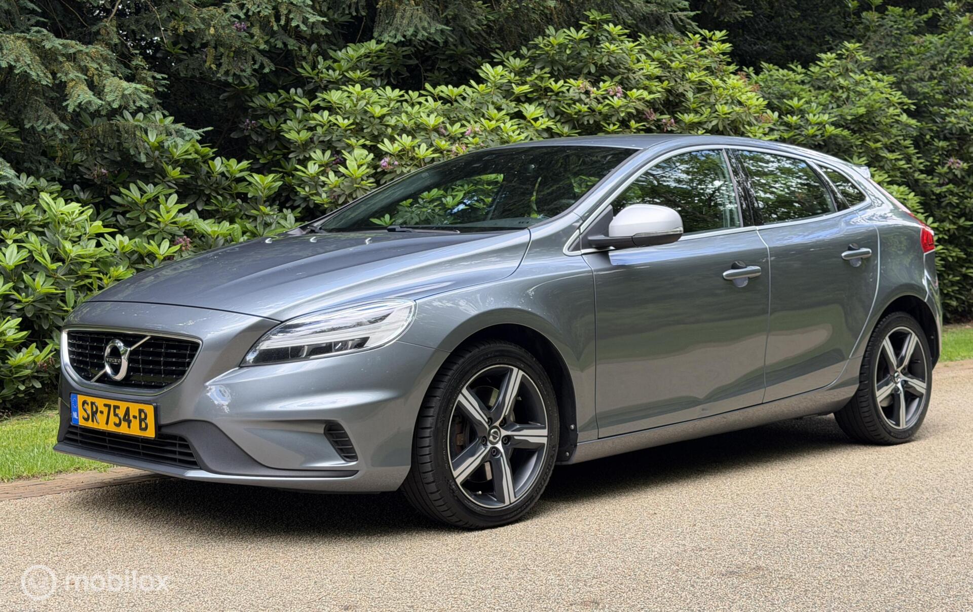 Volvo V40 2.0 T4 190PK Automaat Trekhaak Clima Cruise Leer 2018 - voorkant