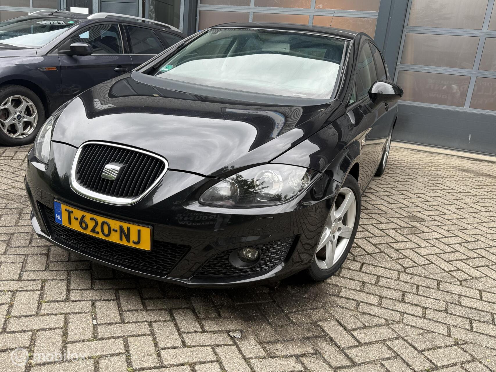 Seat Leon 1.8 TFSI Businessline High|ABC uitlaat|apk 2010 - voorkant