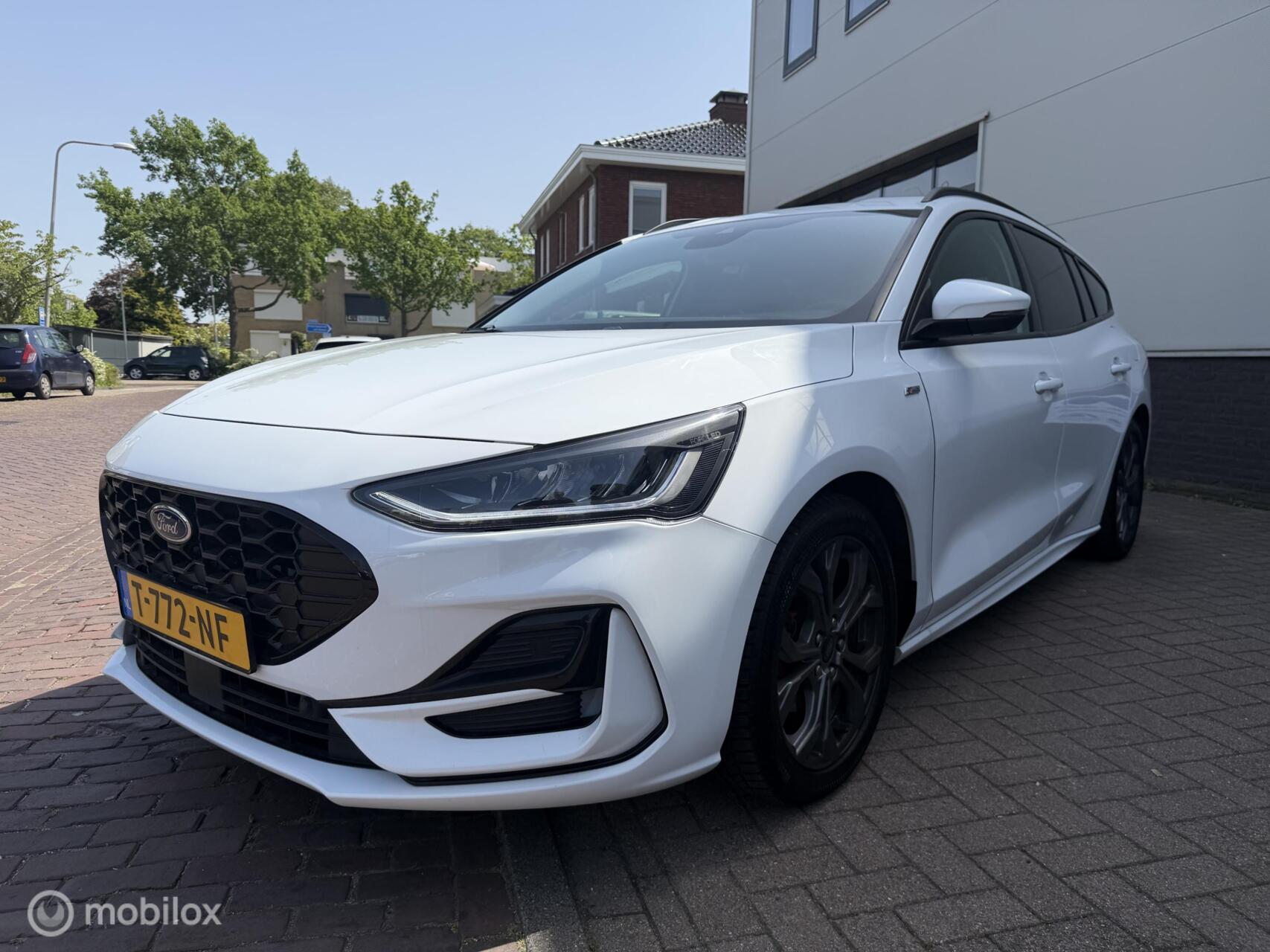 Ford Focus 1.0 EcoBoost Hybrid ST Line X /Nap 2023 - voorkant