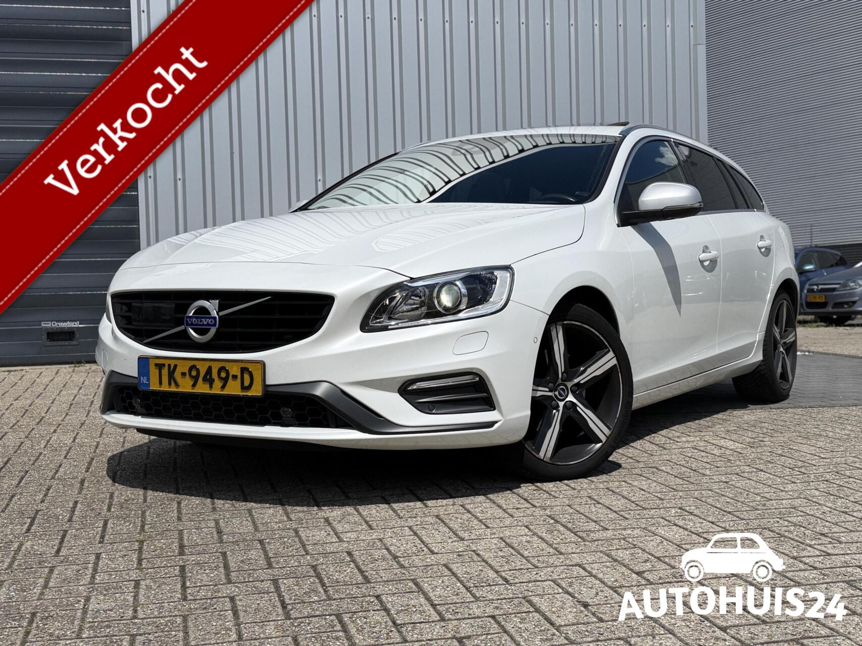 Volvo V60 2.0 T4 Business Sport Luxury-Line|Keyless|Dakje|Adaptive|Camera 2018 - voorkant