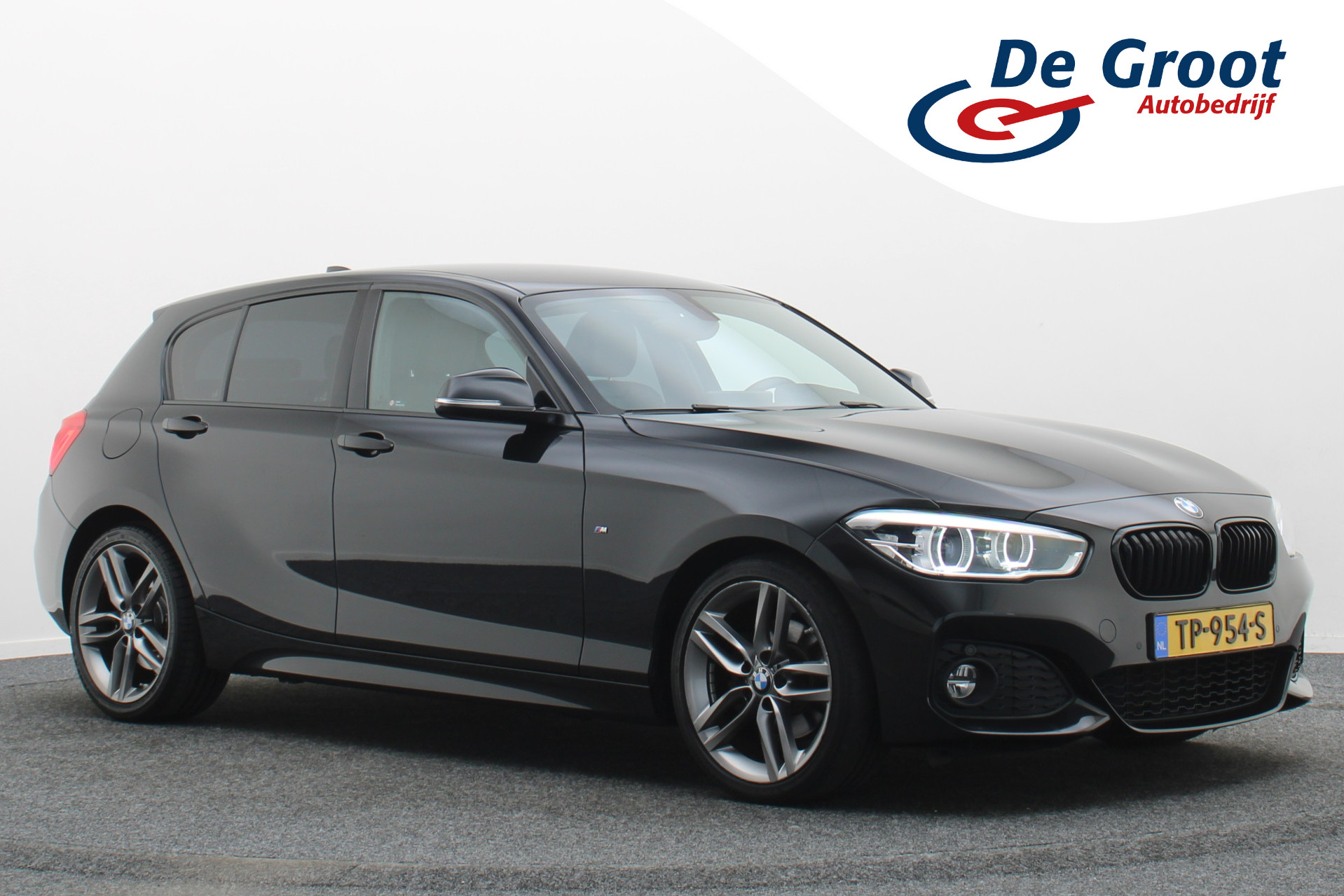BMW 120i 120i High Executive M Sport 2018 - voorkant