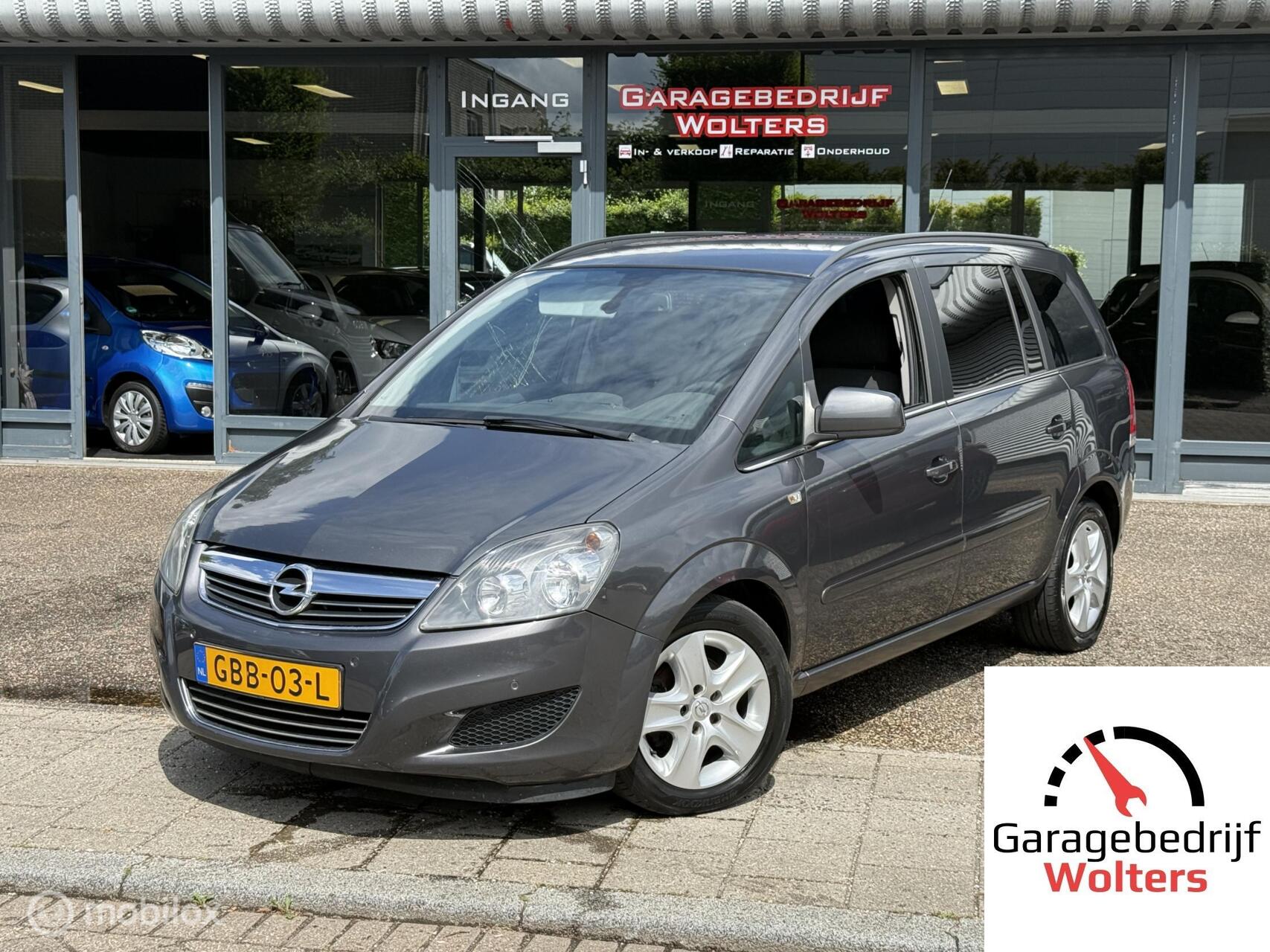 Opel Zafira 1.6 Edition airco  [koppaking lek] 2011 - voorkant