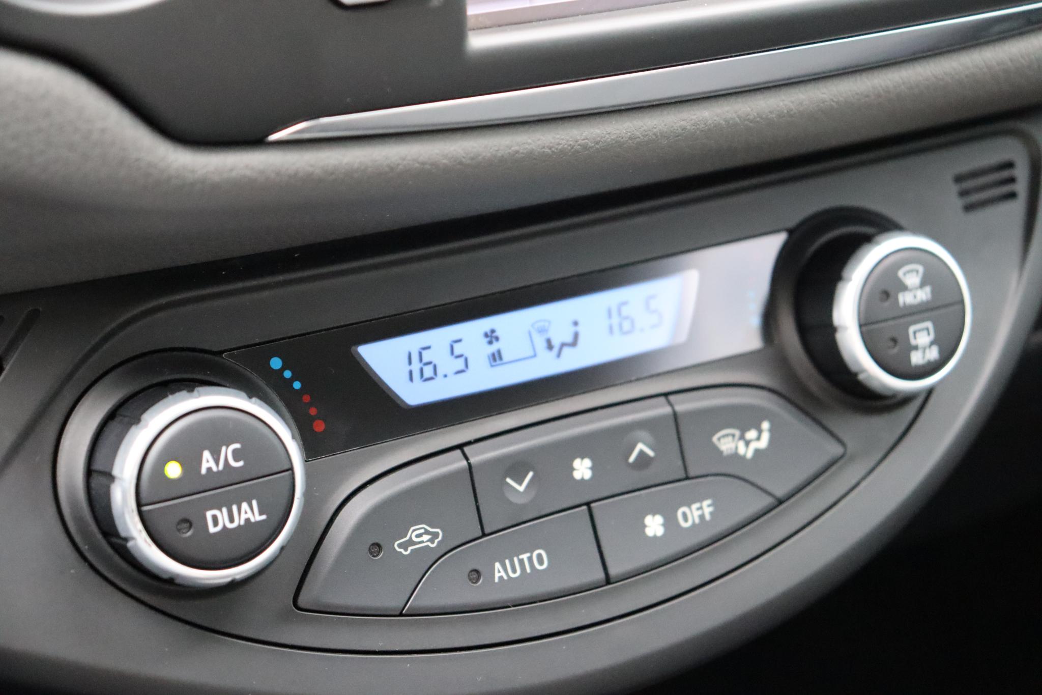 Foto van Toyota Toyota Yaris Hybrid