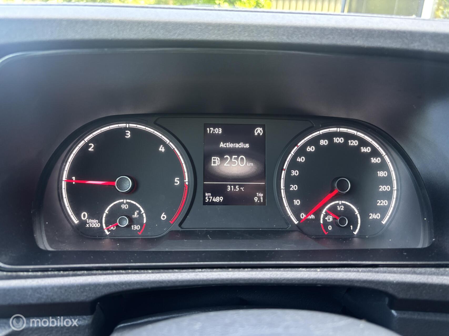 Foto van Volkswagen Caddy Modified Partition Wall