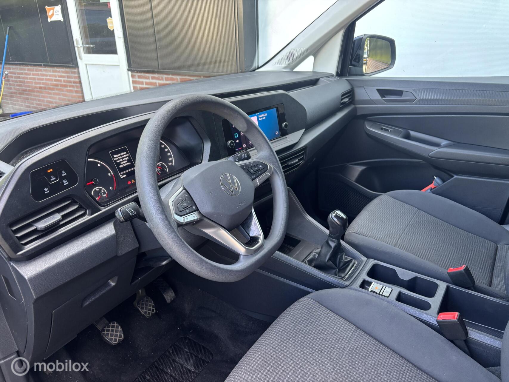 Foto van Volkswagen Caddy Modified Partition Wall