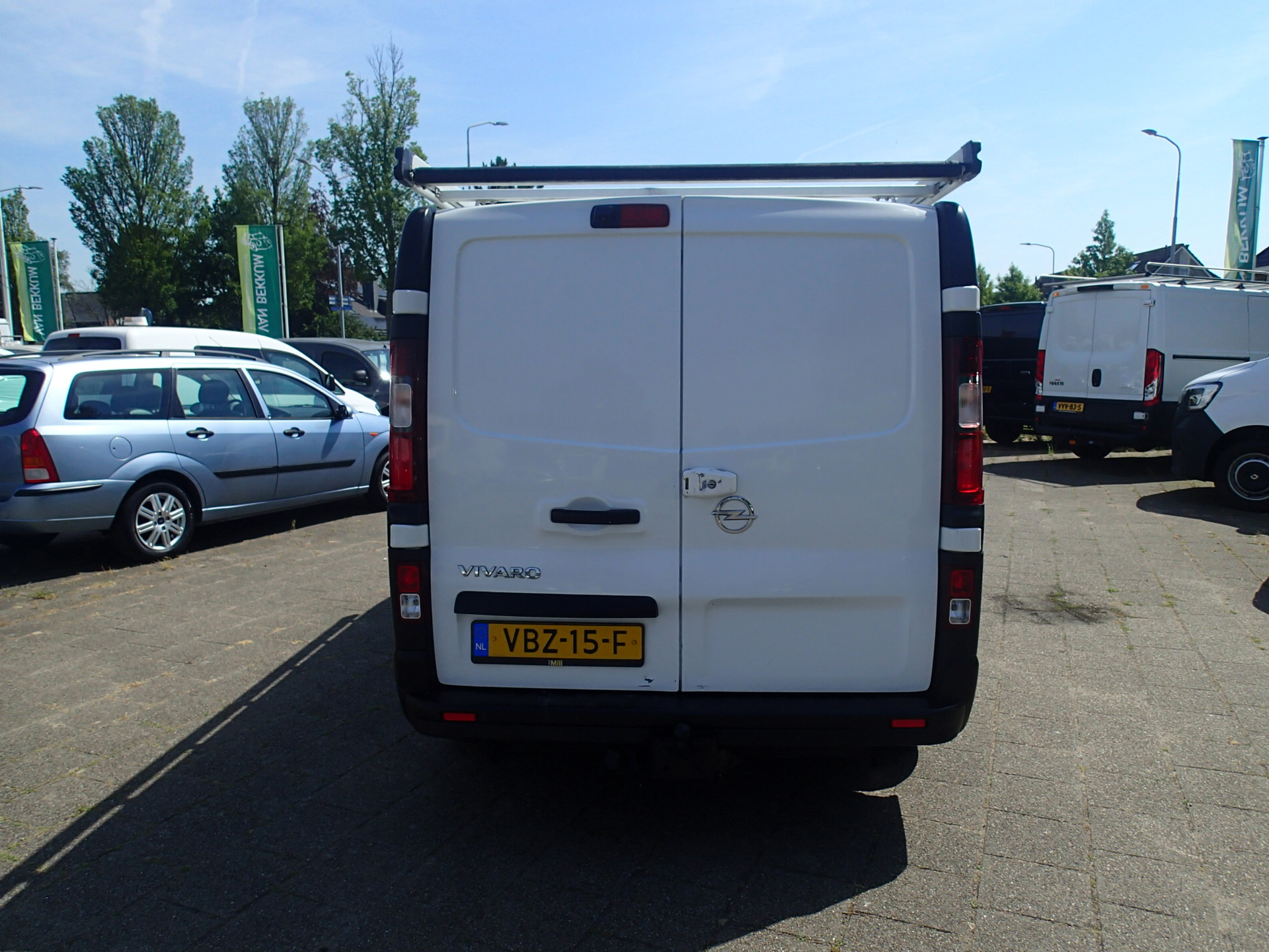 Foto van Opel Vivaro-b