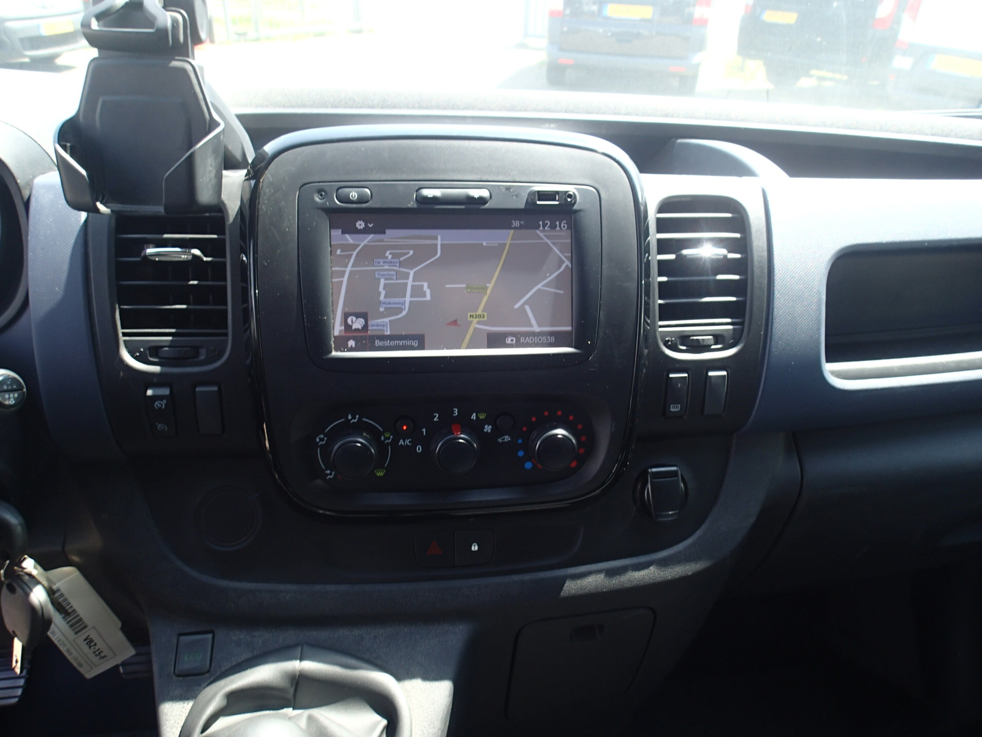 Foto van Opel Vivaro-b