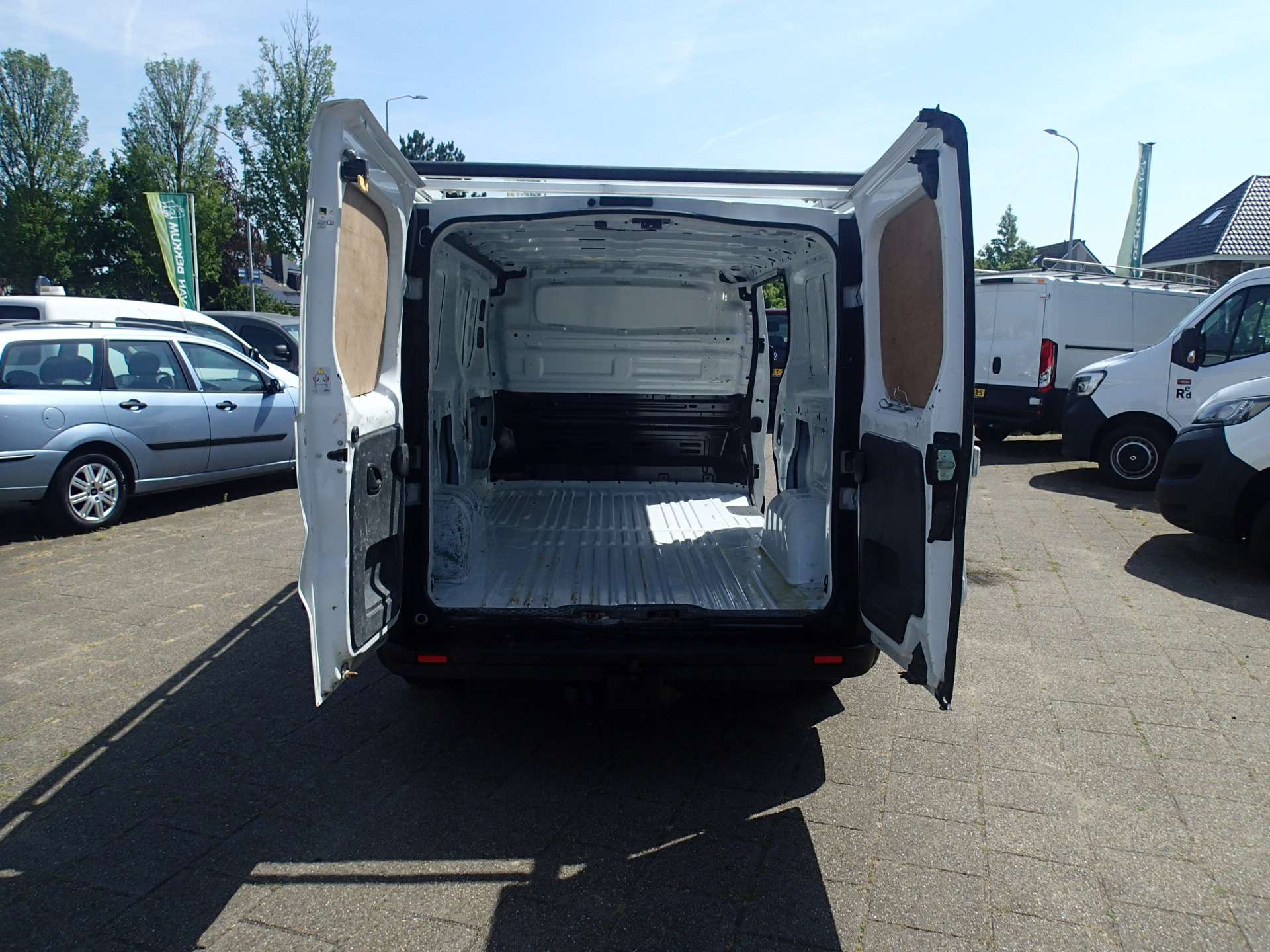 Foto van Opel Vivaro-b