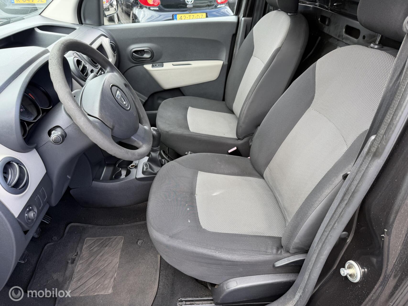 Foto van Dacia Dokker