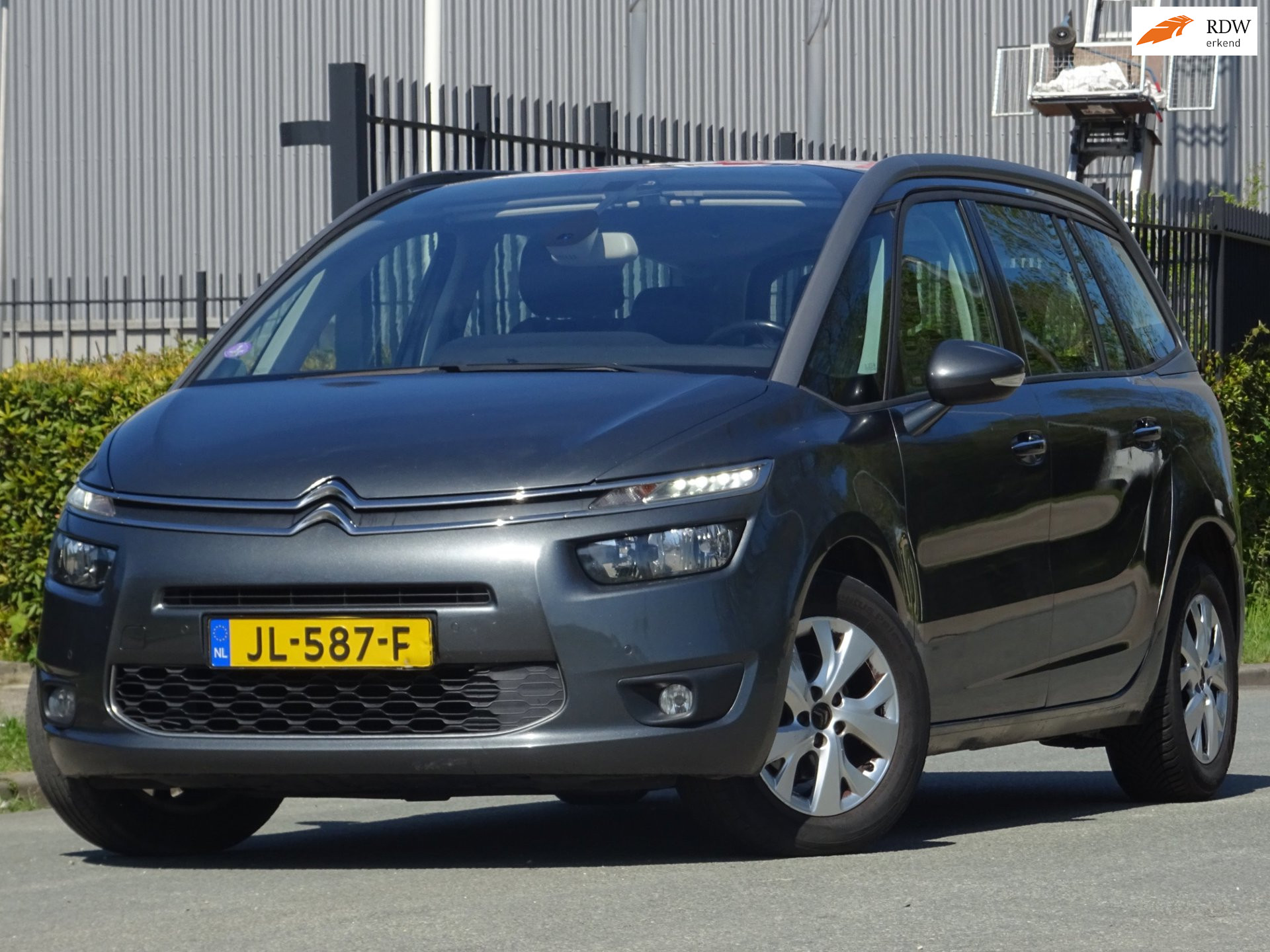 Citroen C4 Picasso 1.2 PureTech Tendance 7P NAV/CAMERA 2015 - voorkant