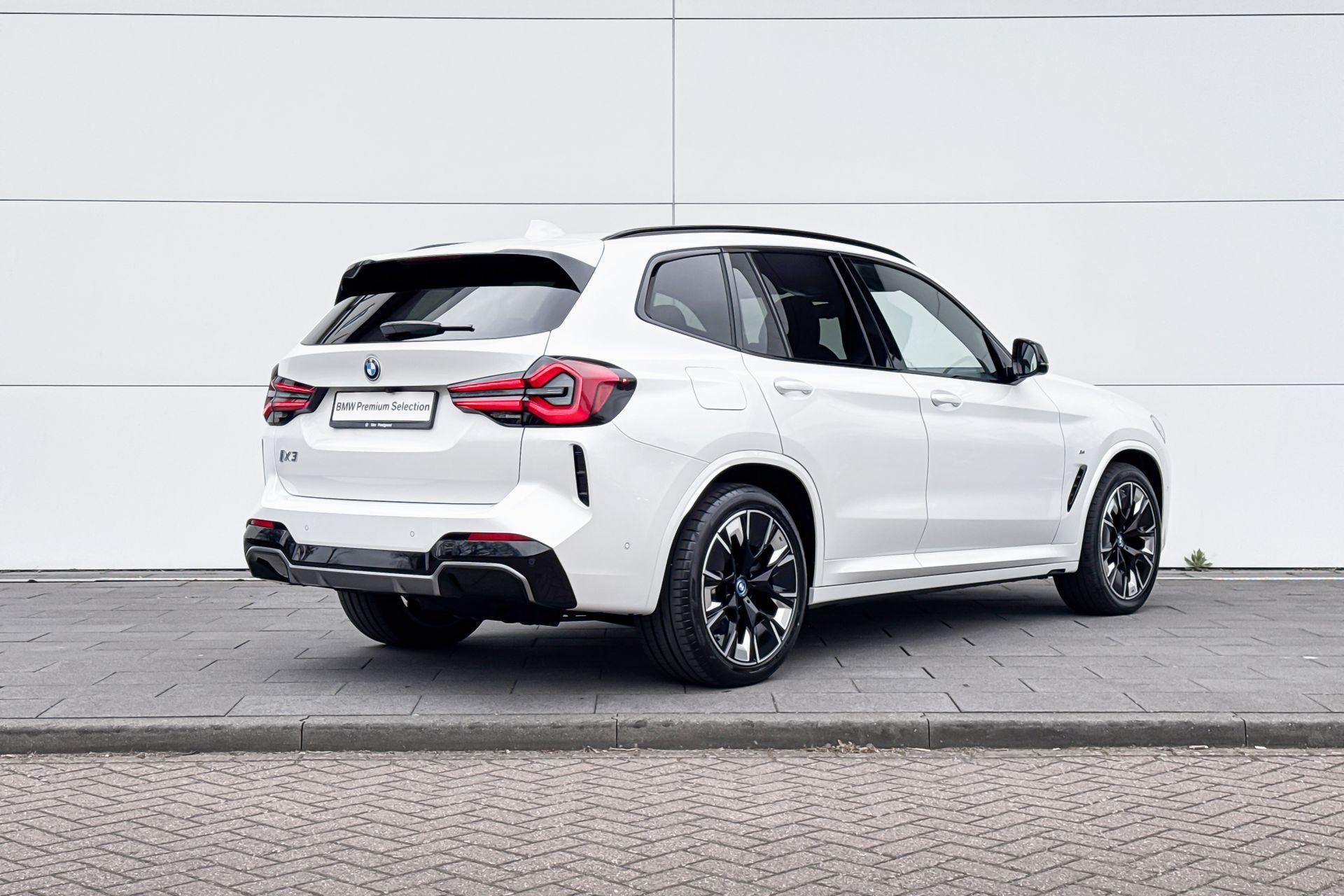 Foto van BMW Ix3