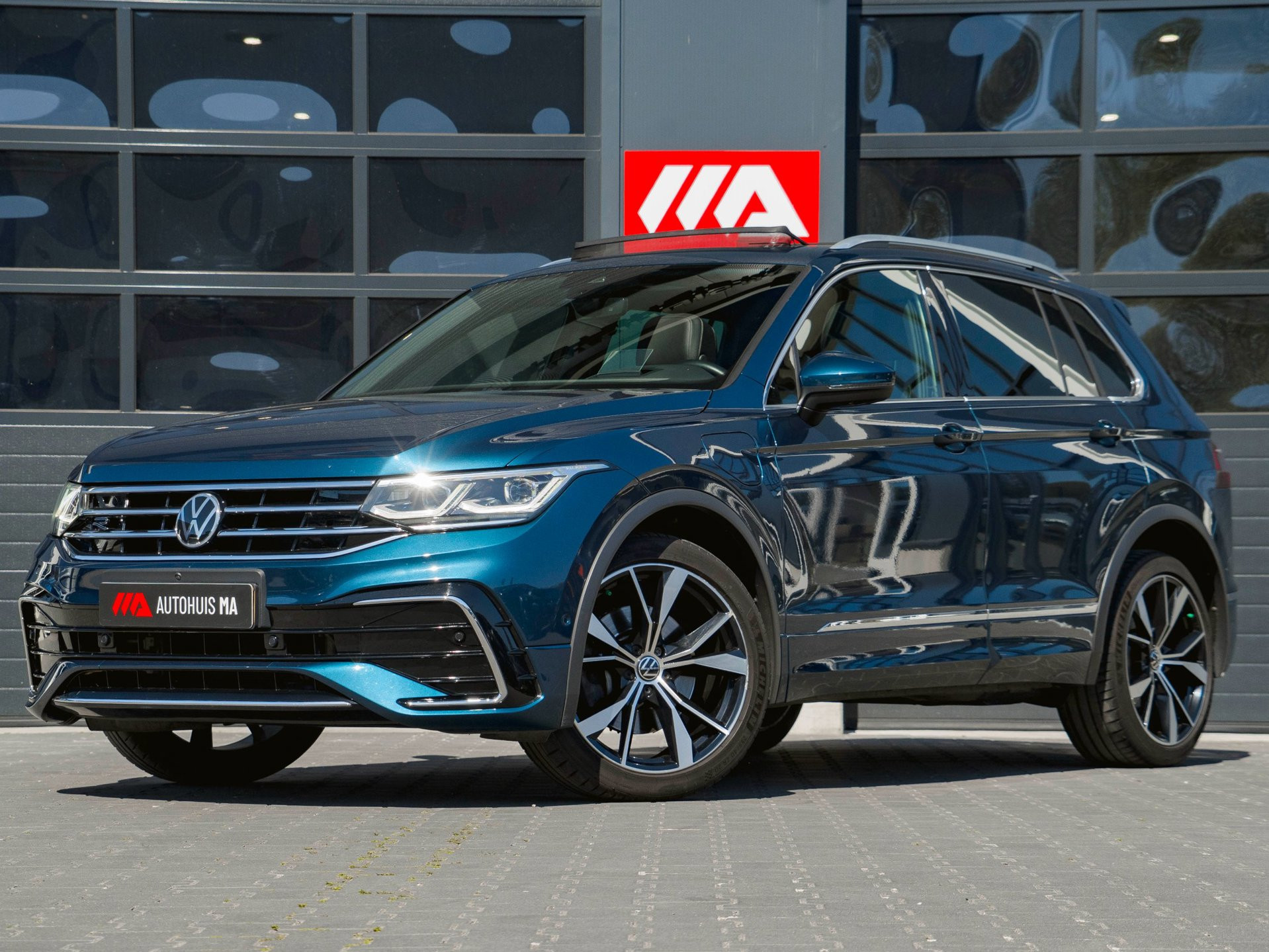 Volkswagen Tiguan 1.4 TSI eHybrid R-Line Business+ 2021 - voorkant