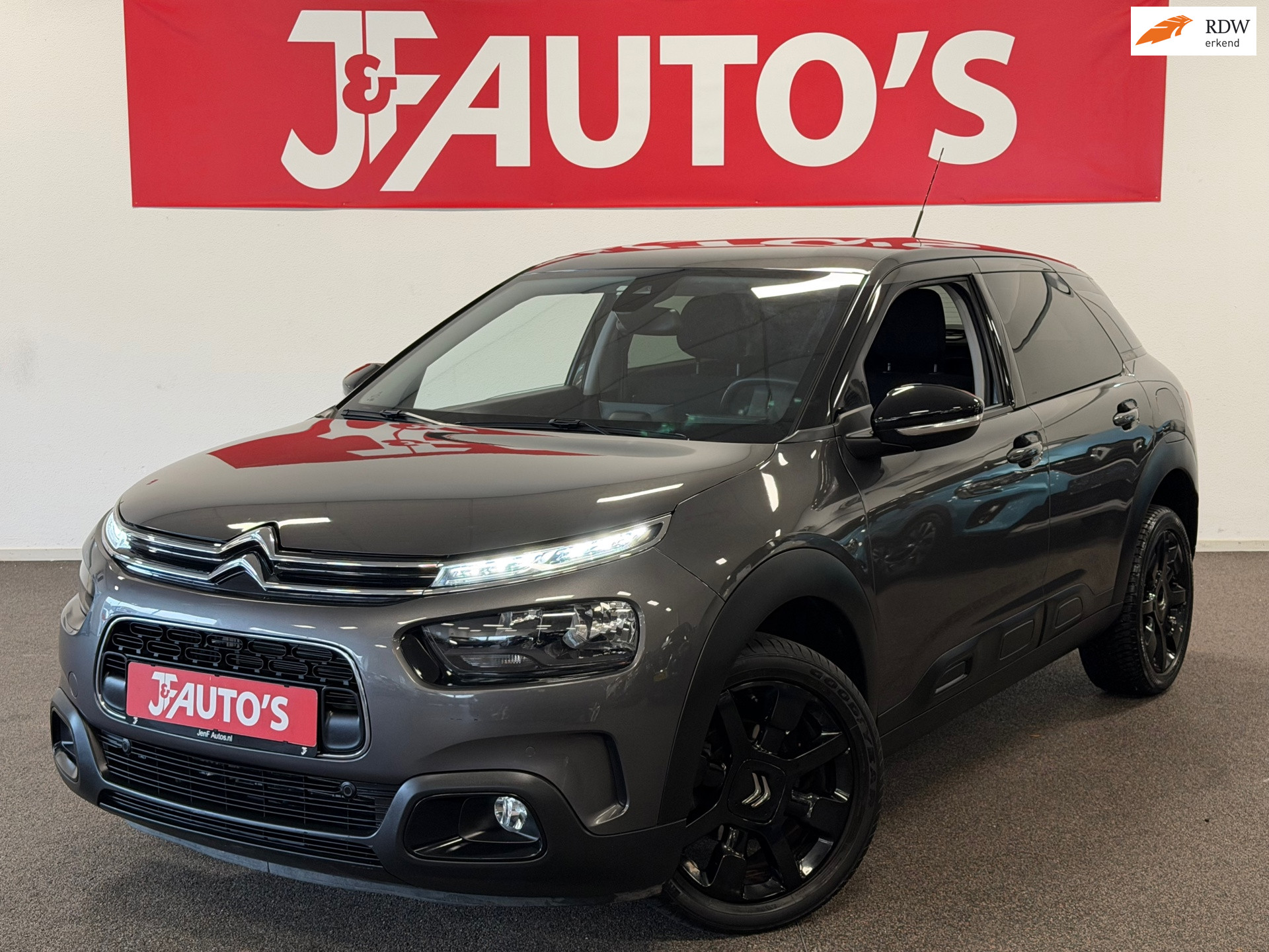 Citroen C4 Cactus 1.2 PureTech Shine, NAVI/CAMERA, ECC AIRCO, CRUISE 2018 - voorkant