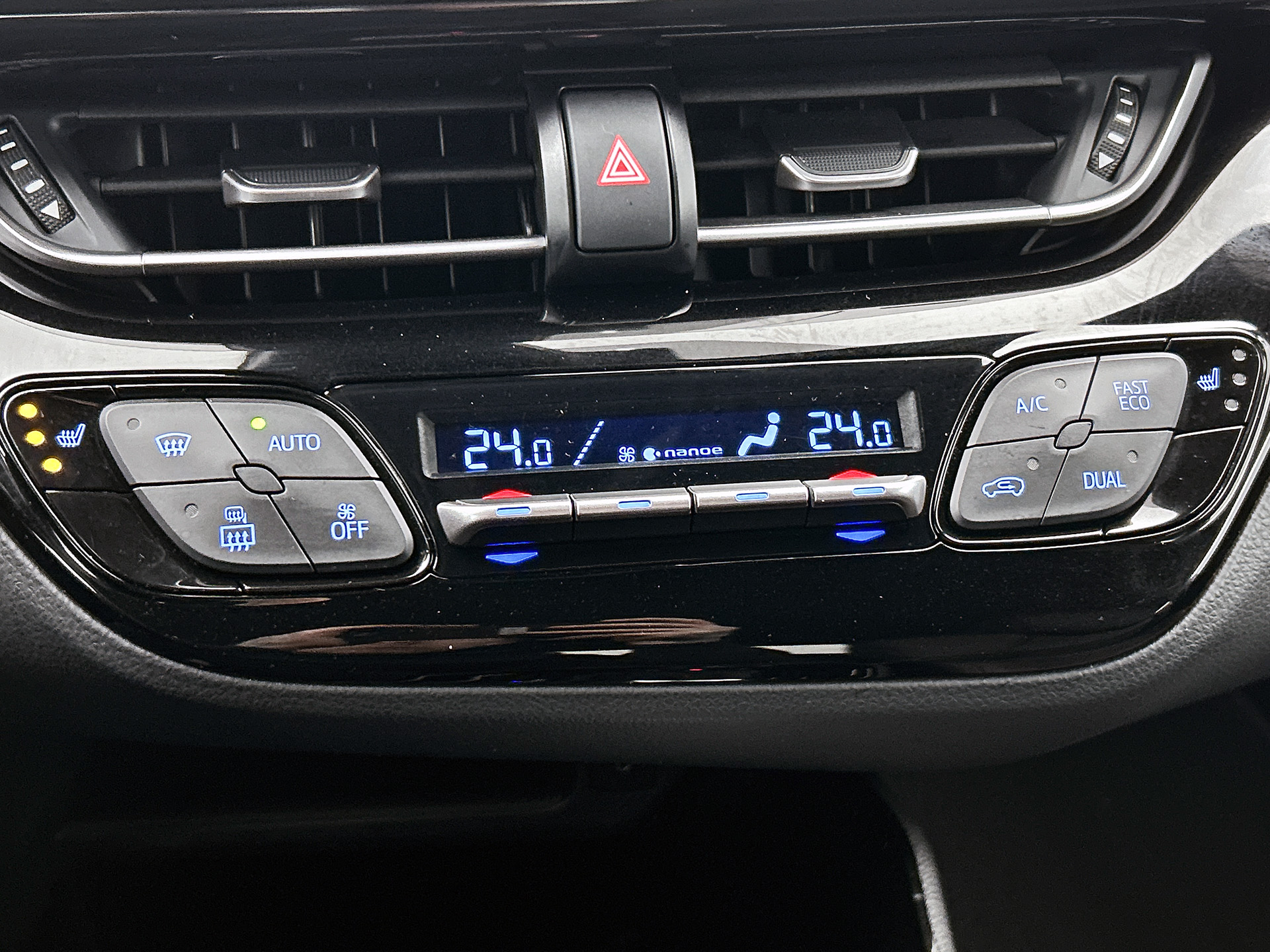Foto van Toyota C-hr