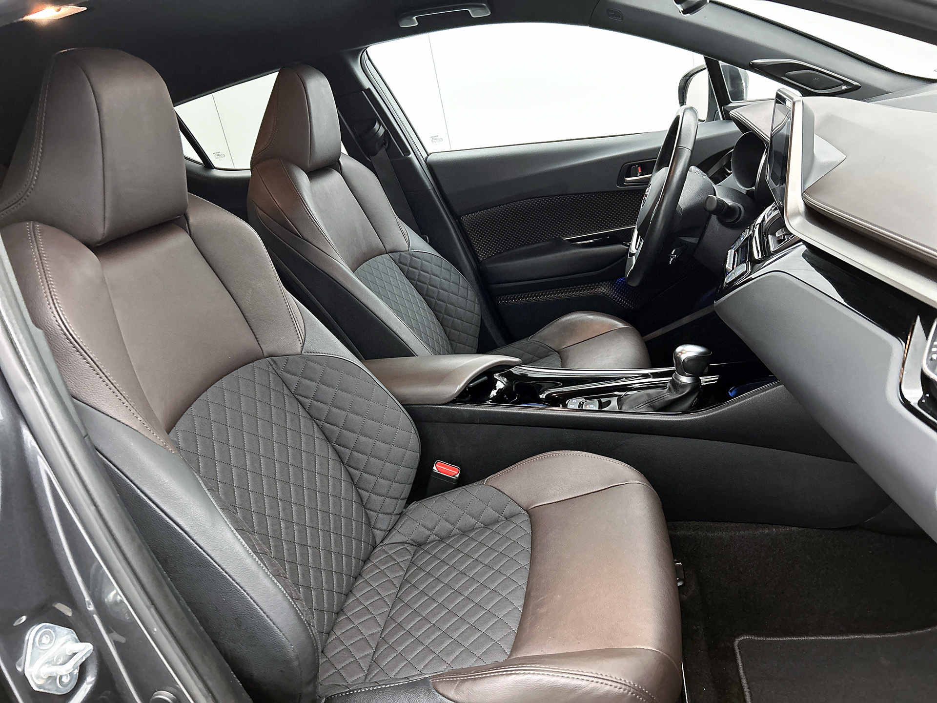 Foto van Toyota C-hr