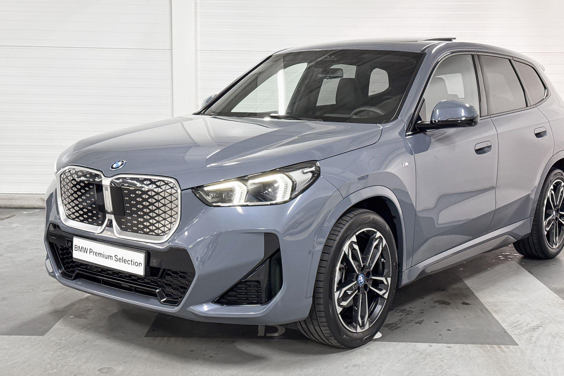 Foto van BMW Ix1