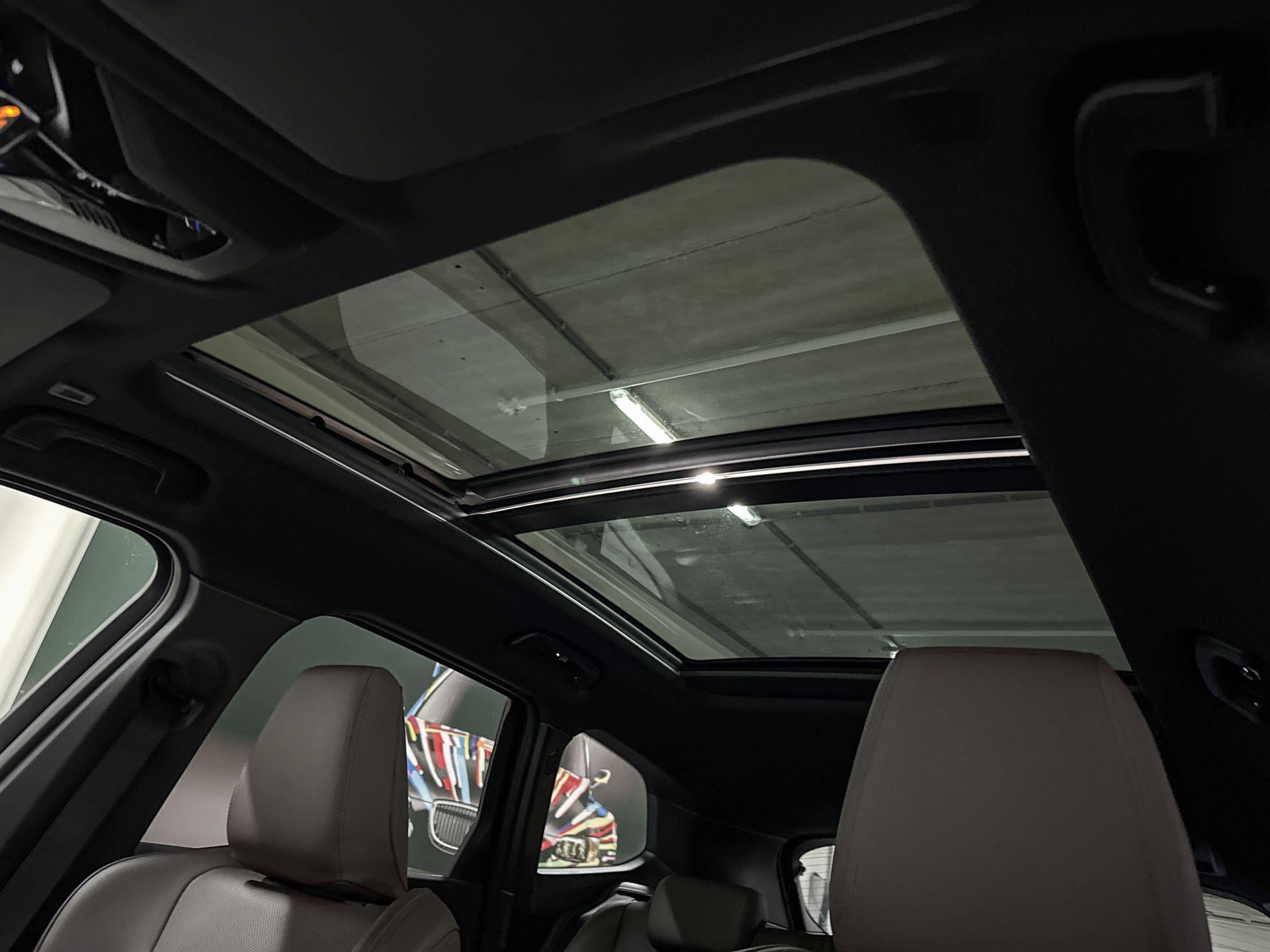 Foto van BMW Ix1