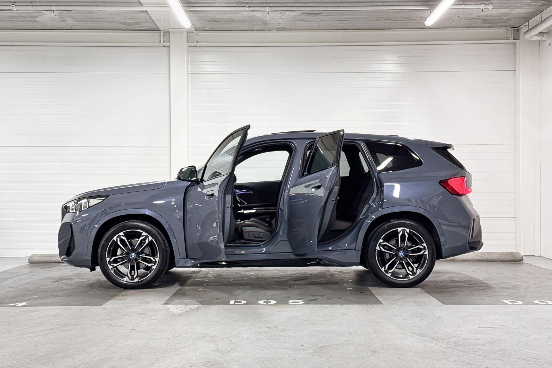 Foto van BMW Ix1