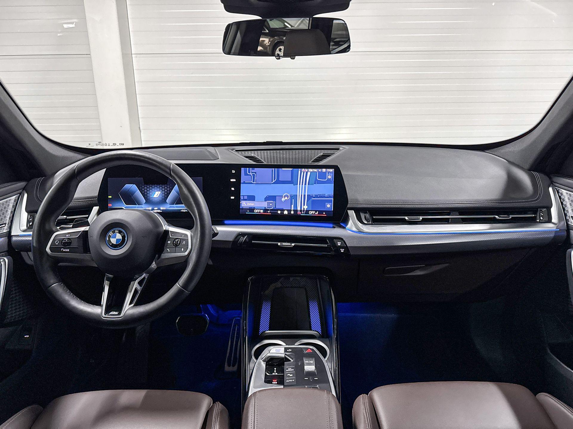 Foto van BMW Ix1