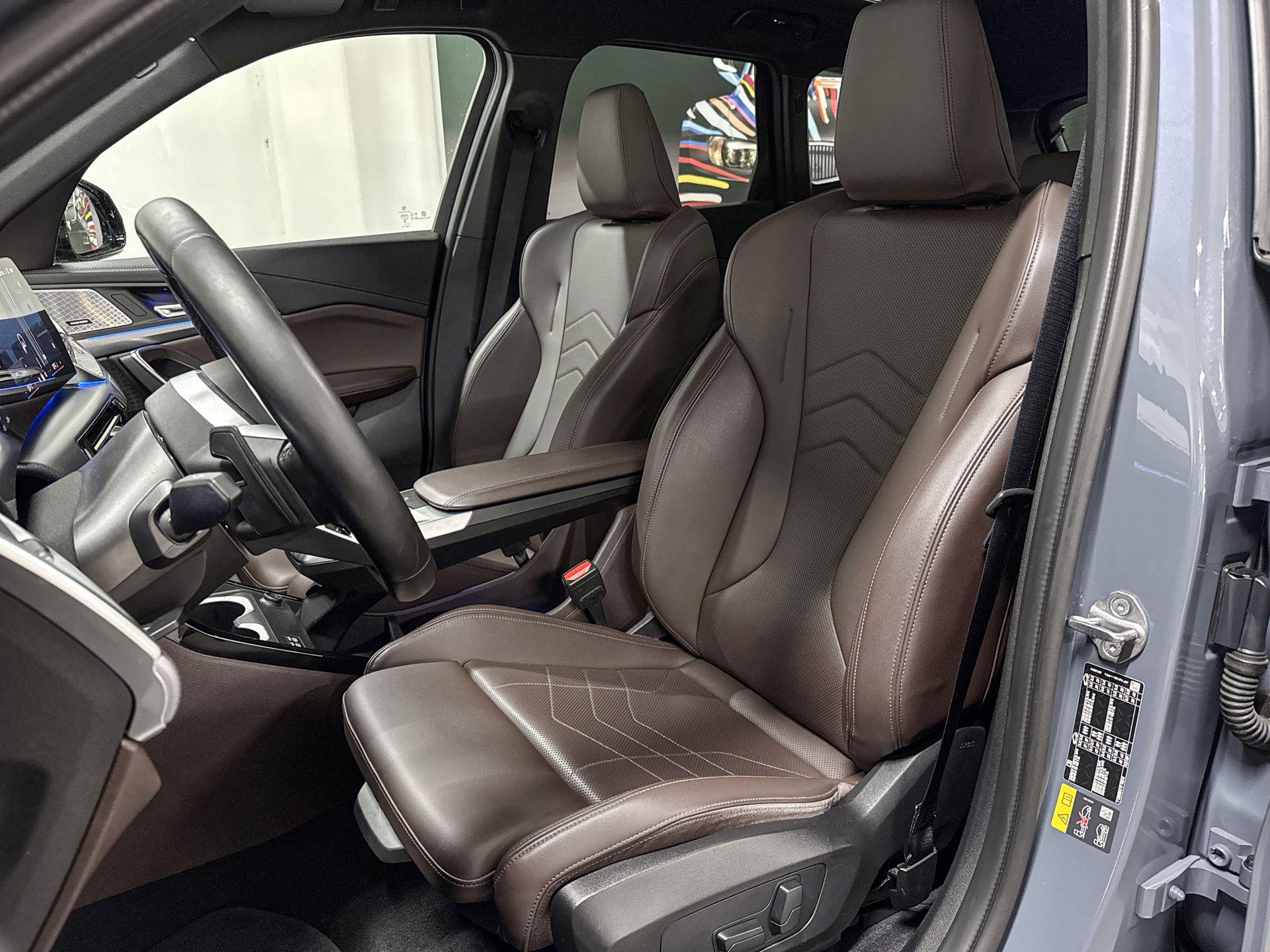 Foto van BMW Ix1