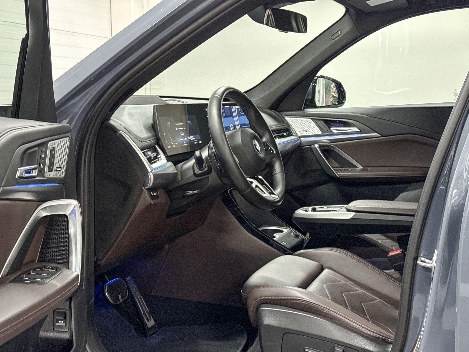 Foto van BMW Ix1