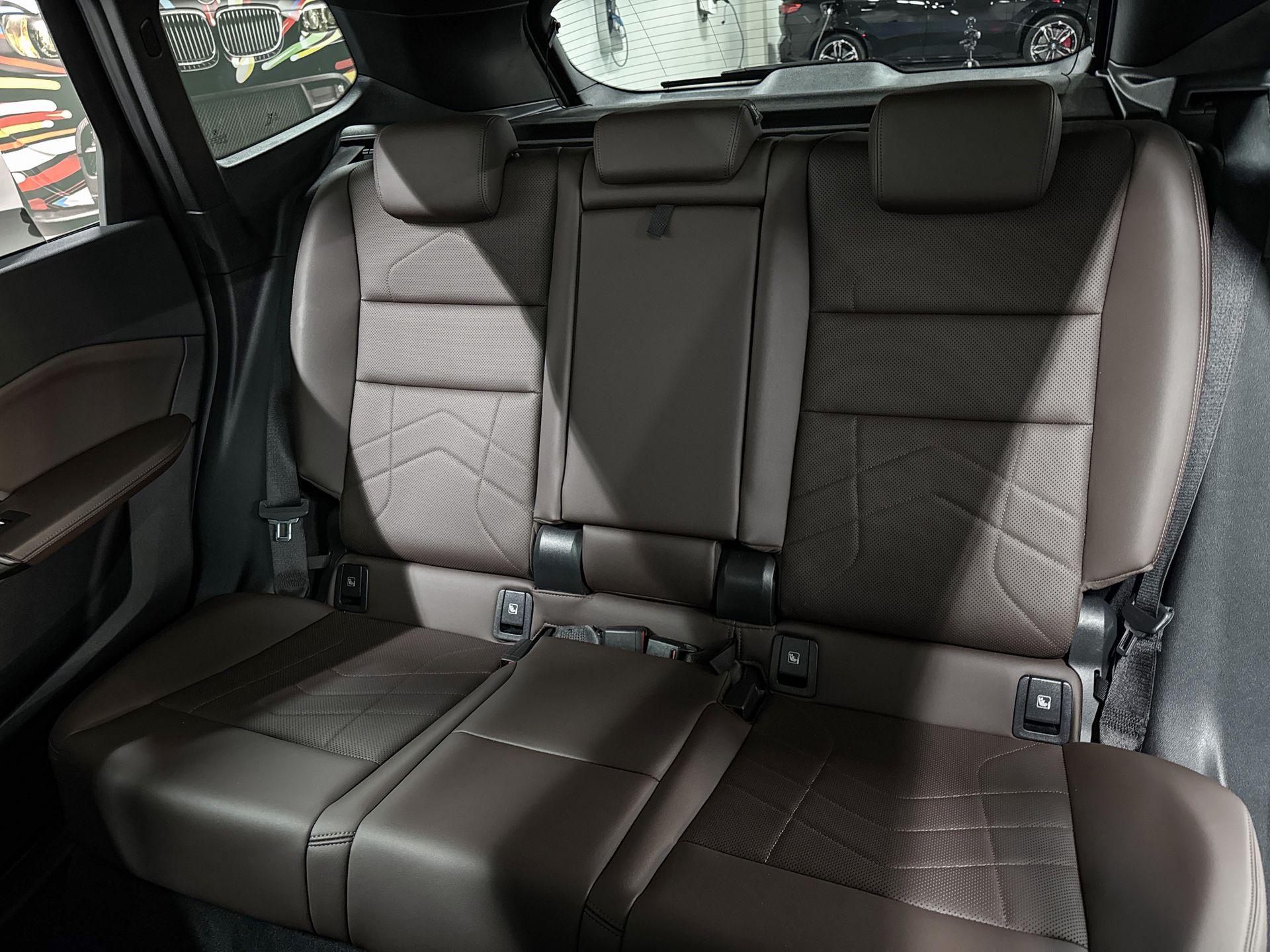 Foto van BMW Ix1