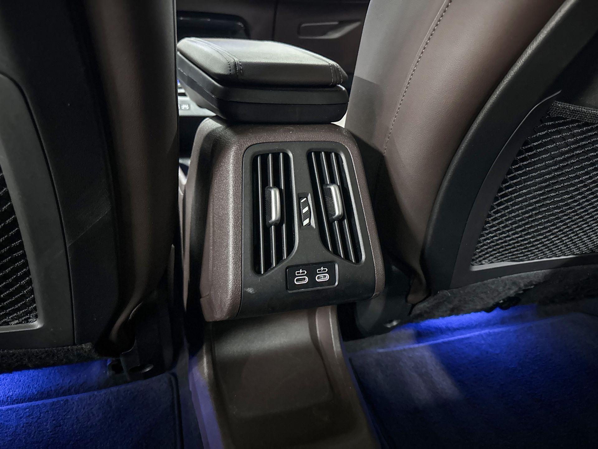 Foto van BMW Ix1