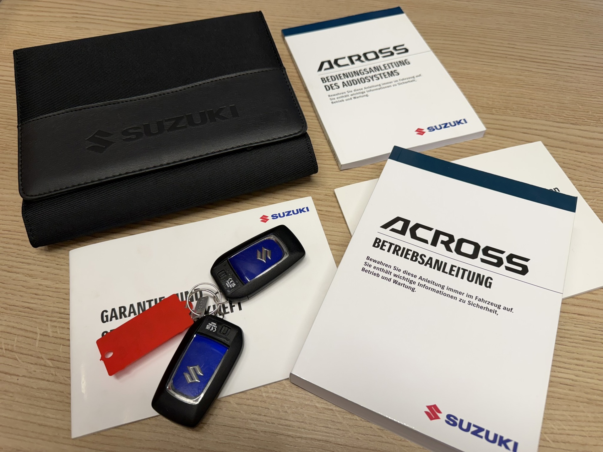 Foto van Suzuki Suzuki Across