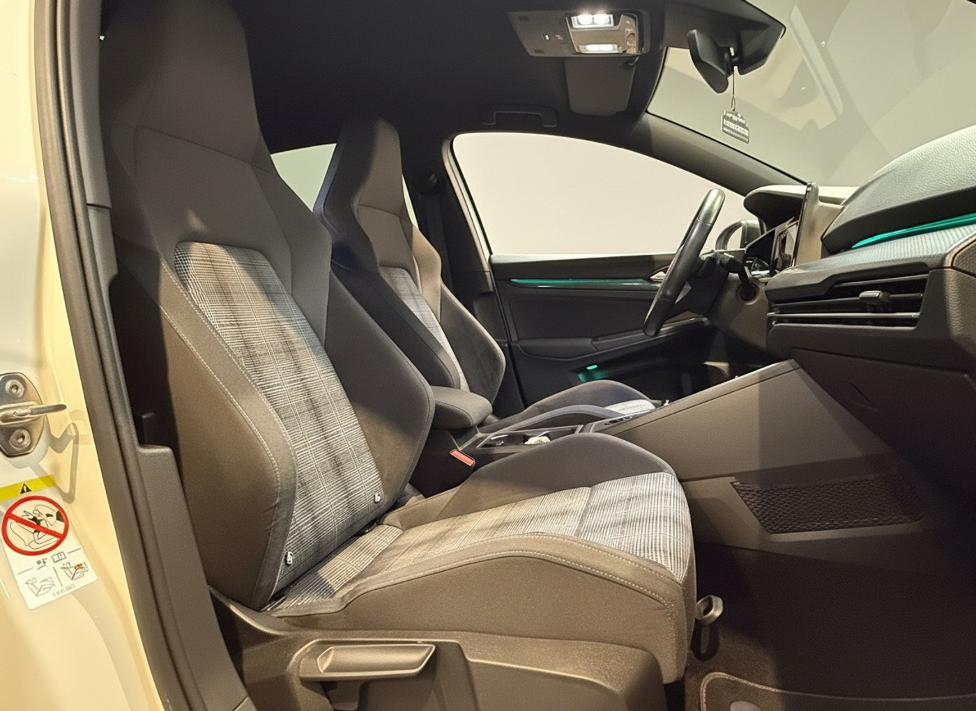 Foto van Volkswagen Golf GTE